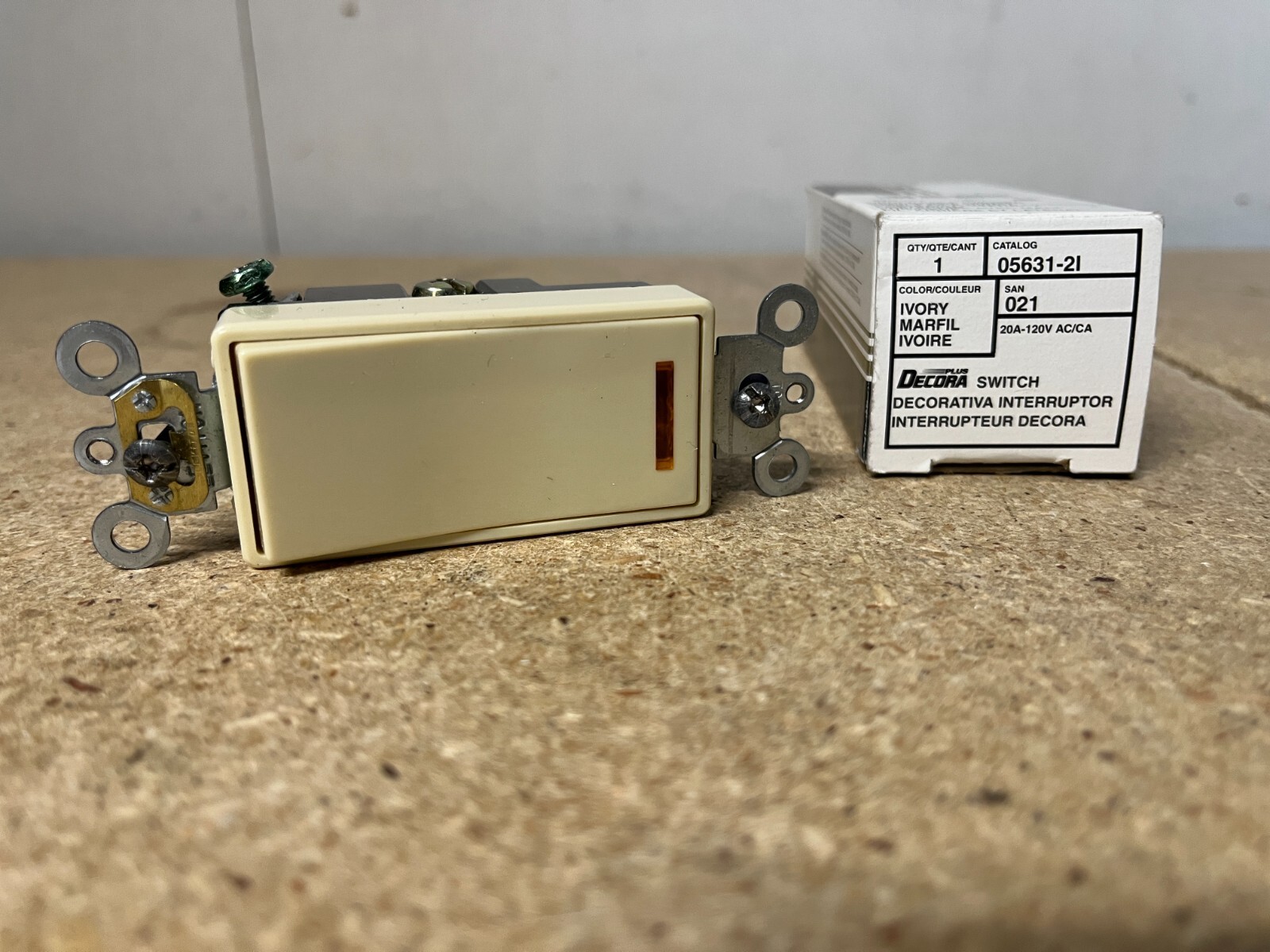 Leviton Light Switch On Off Single Pole Rocker Illuminated 20 Amp Ivory 05631-2I