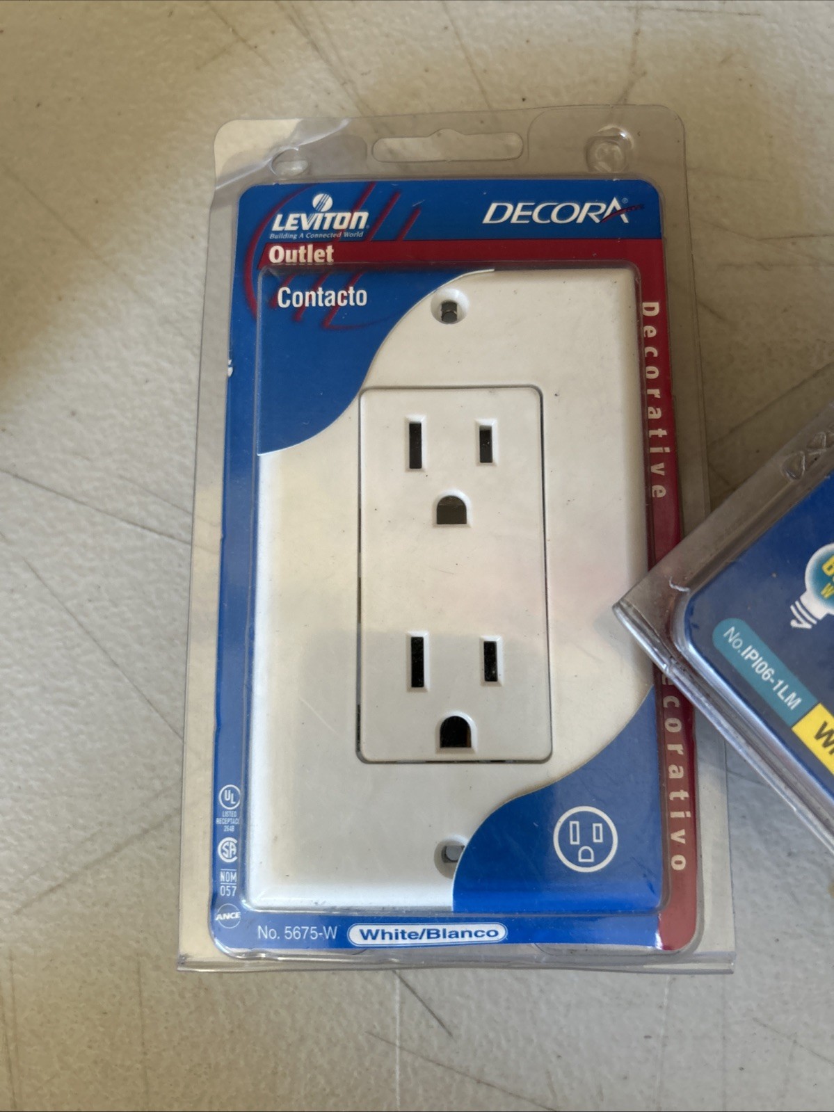 3Pcs Leviton Decora White Slide Dimmer IPI06-1LM, 5675-W Outlet & Switch Lot NEW
