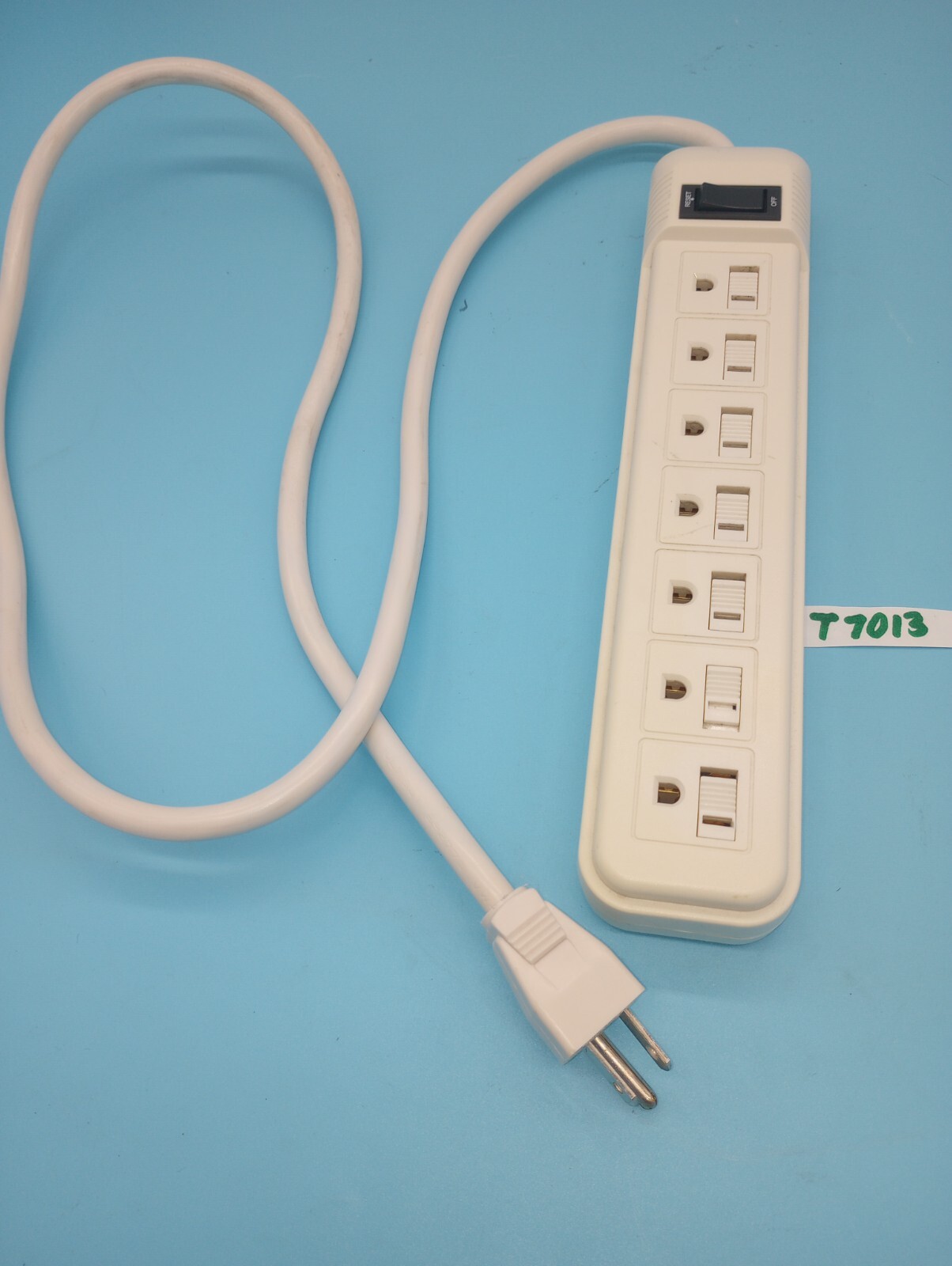 Relocatable Power Tap Electronic 6 Outlet Strip 15A 125V 60HZ 3FT