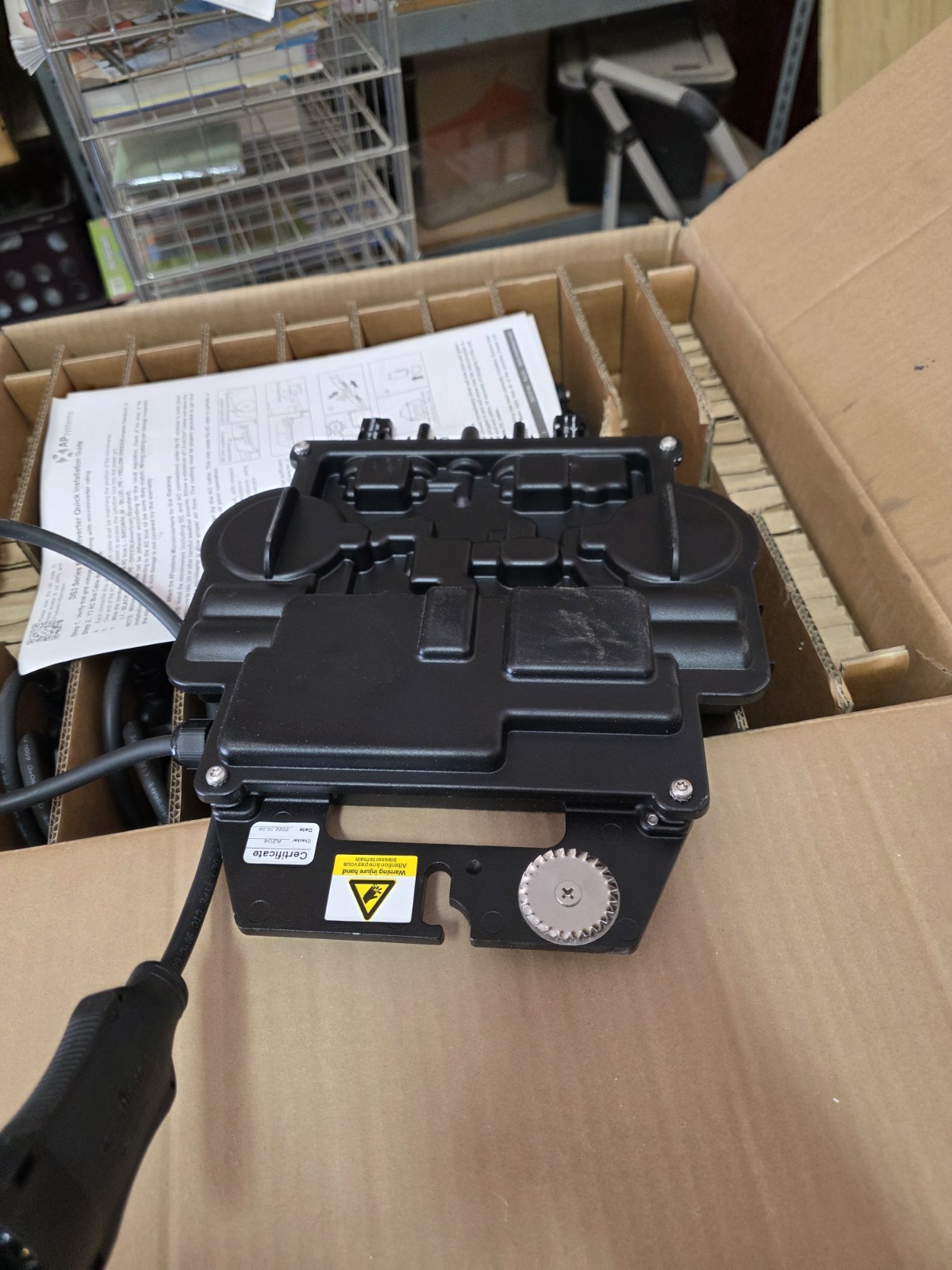 APsystems case of 8 DS3-NA-880VA Single phase