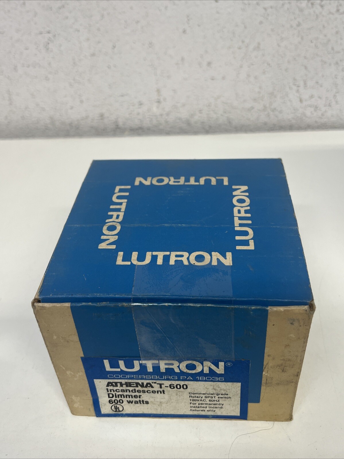 LUTRON T-600 600W, 600W, 120V, 60HZ INCANDESCENT DIMMER