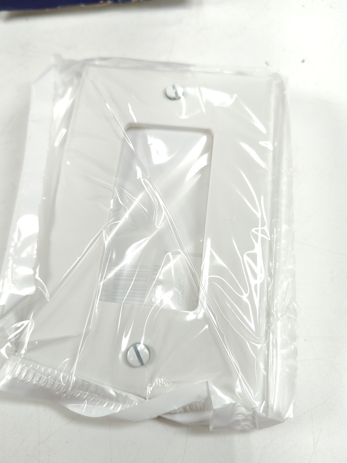 Leviton Decora Unbreakable Nylon Wallplate (White) 10 PACK MIDWAY 3/8″