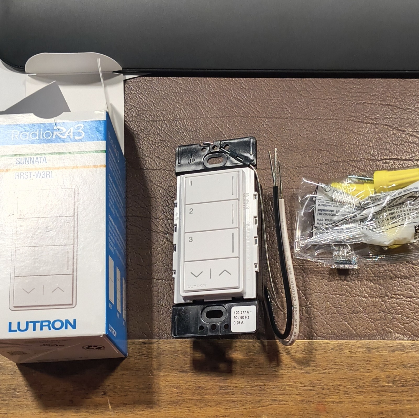 Lutron RadioRA 3 Sunnata 3-Button Wall Keypad RRST-W3RL-WH White 120V AC