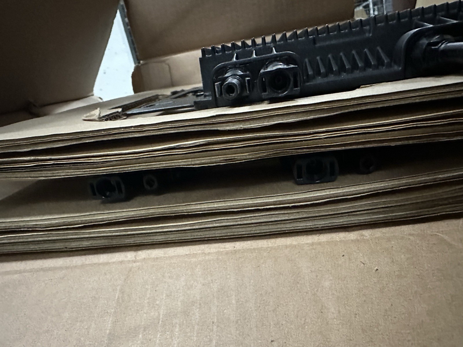 Sparq Q1200 Grid-Tied Quad Input 12.1kW Microinverter Kit w/ Gateway and Cabling