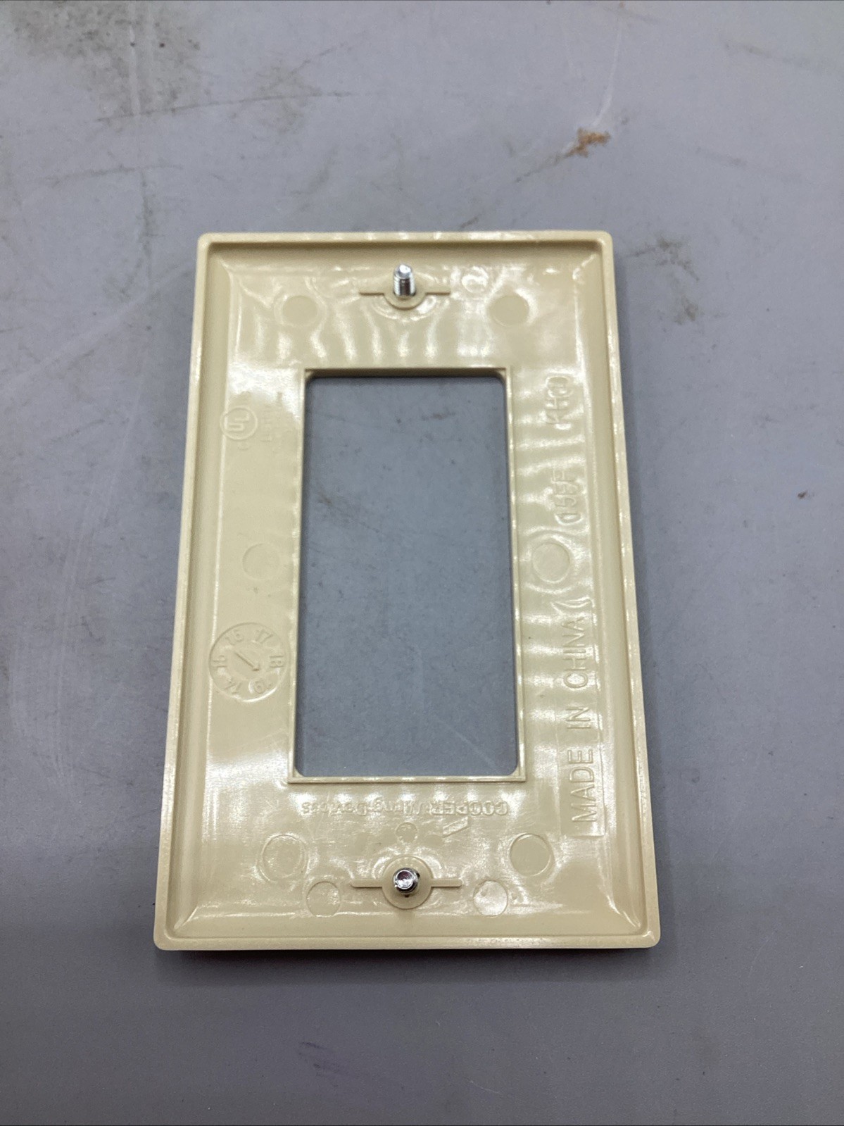NOB Cooper TRVGF15V GFCI Duplex Receptacle 125VAC 15A Wall Pl