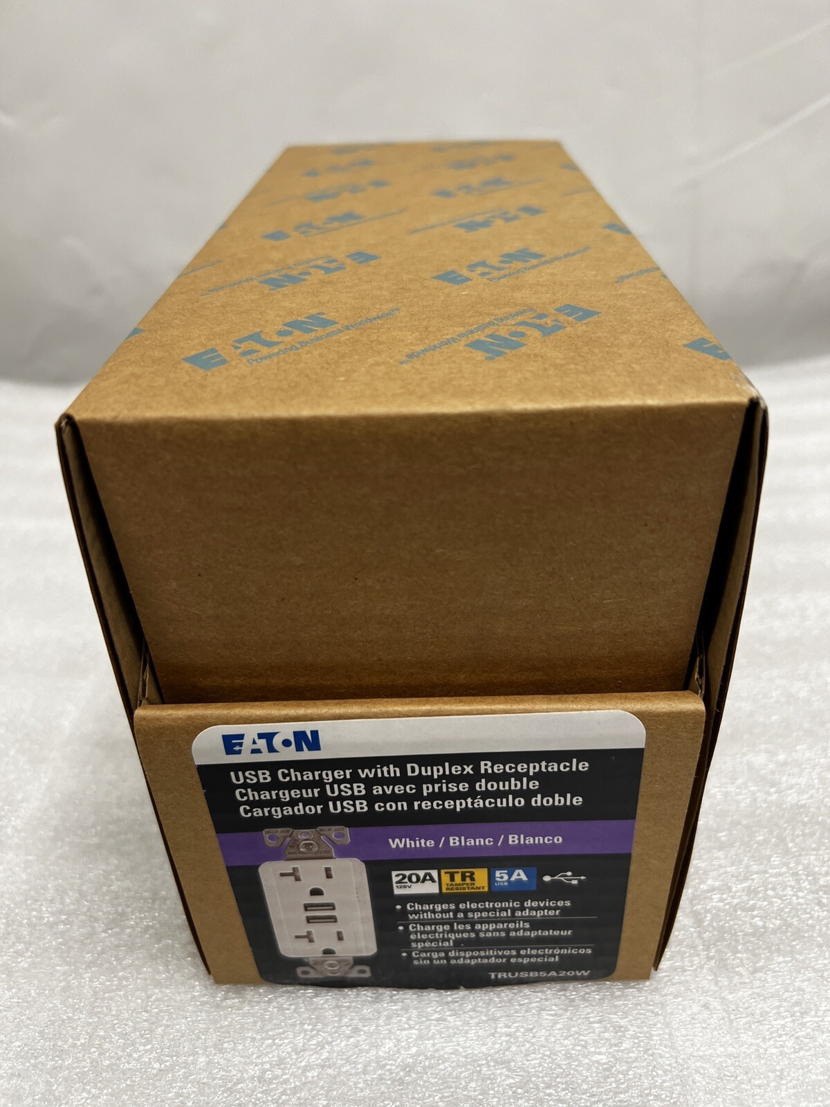 Eaton TRUSB5A20 USB Charger w Duplex Receptacle 120 Volt 20Amp 5A USB – Box of 4