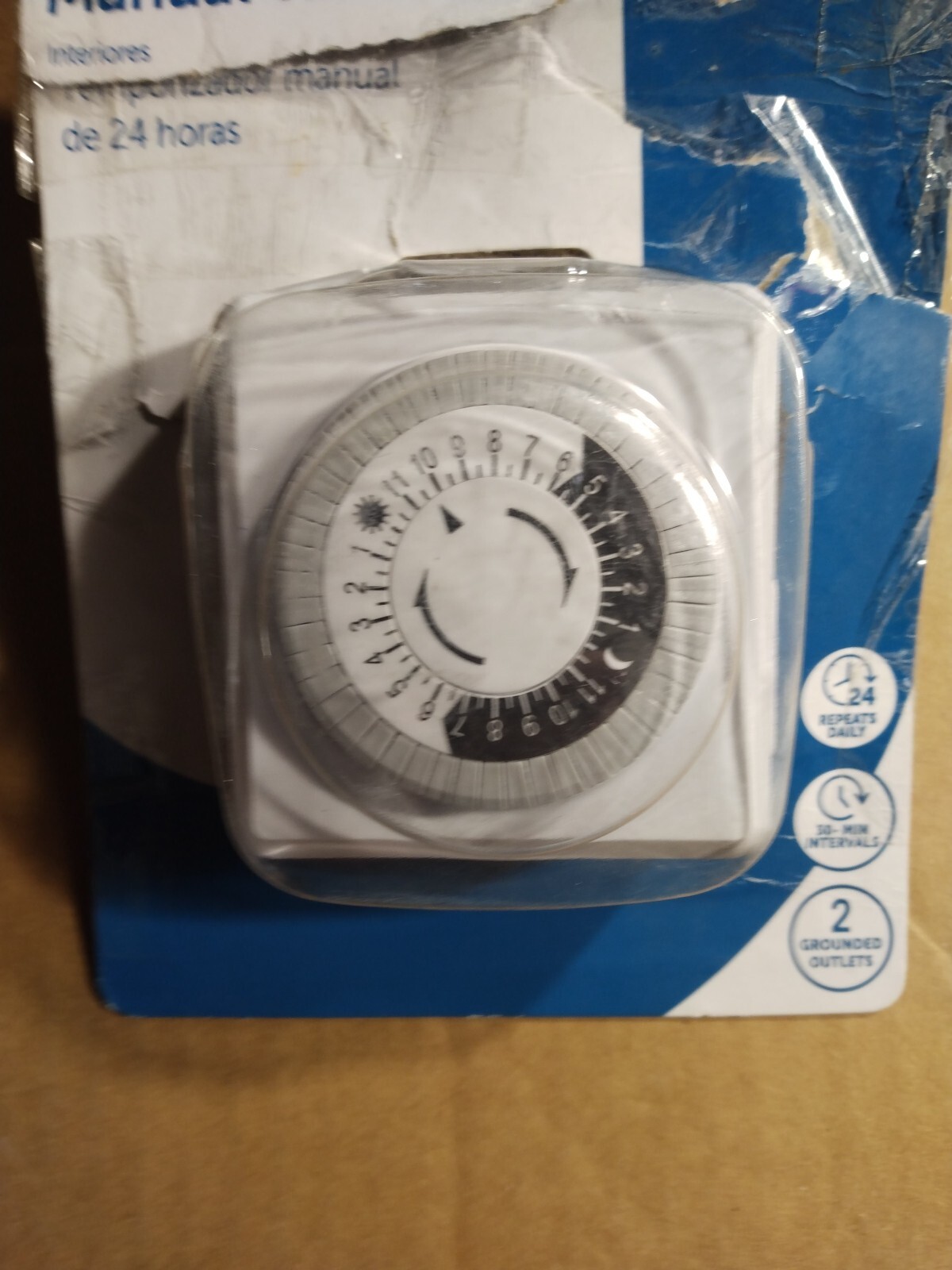 Indoor 24-hour Manual Timer Item#224879 #379 M35