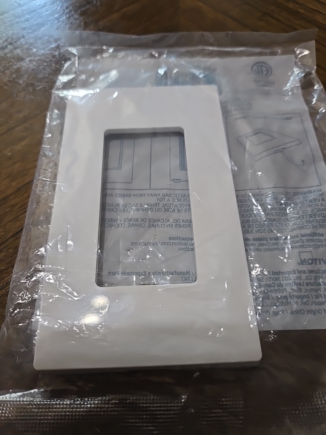 80301-W 80301-SW 1-Gang Decora Plus Wallplate Screwless Snap-On Mount, White
