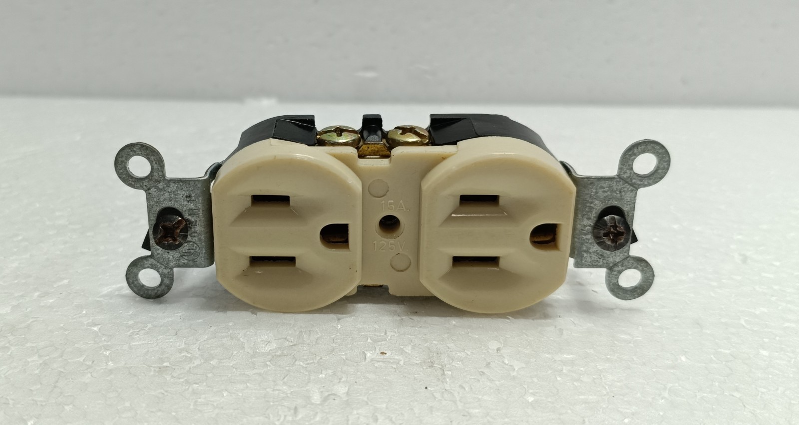 15A 125V Duplex Electrical Outlet Receptacle | White | Back & Side Wire