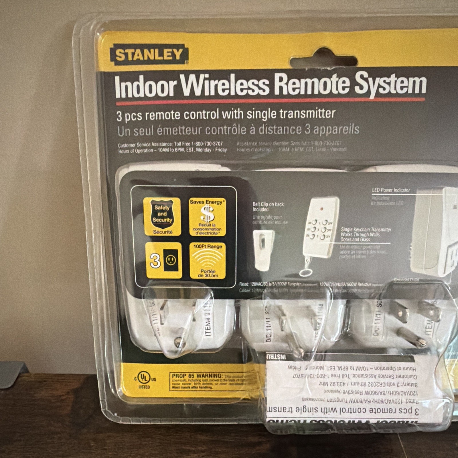 Stanley 28064 Indoor Wireless Remote Control System, 3 Outlets Plug-In 120V 15A