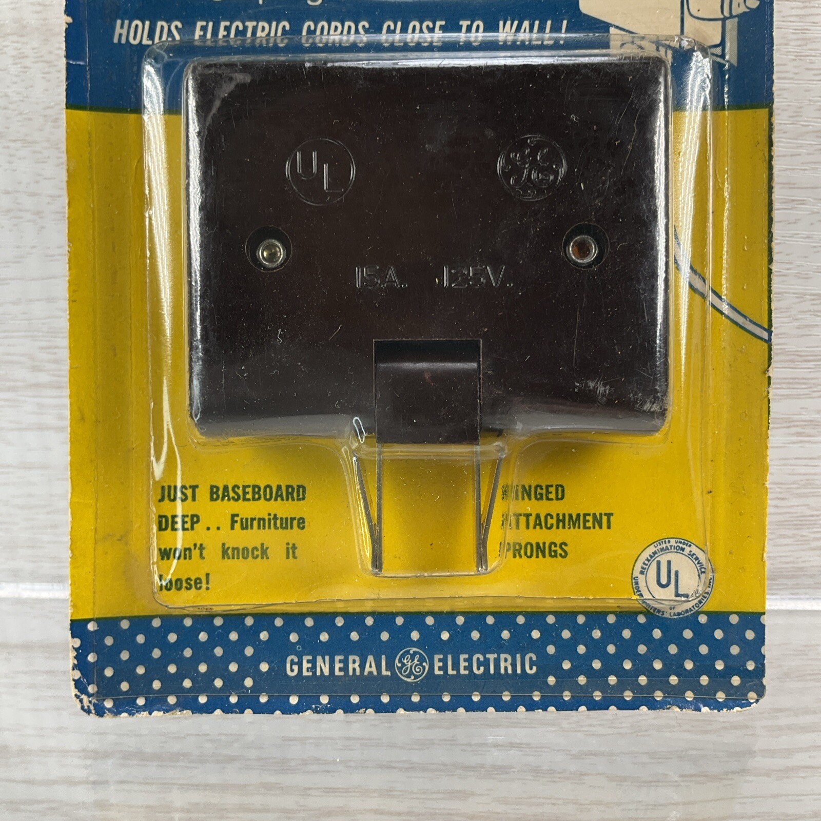 GE Wall Hugger Tap 3 Plug-in Outlets 15A 125V 4E – GE1734-11D NOS