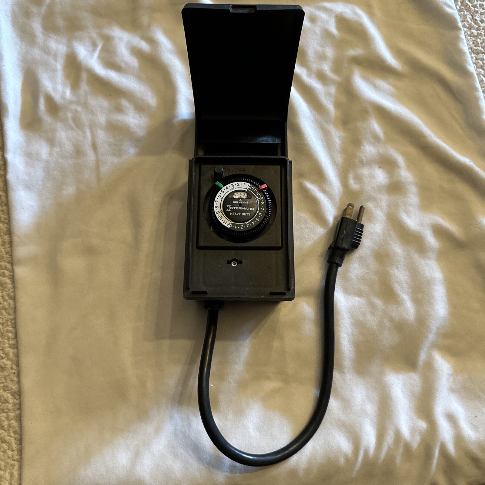 Intermatic Heavy Duty Outdoor Timer HB31R Raintight 10 Amps 1500 Watts NOS