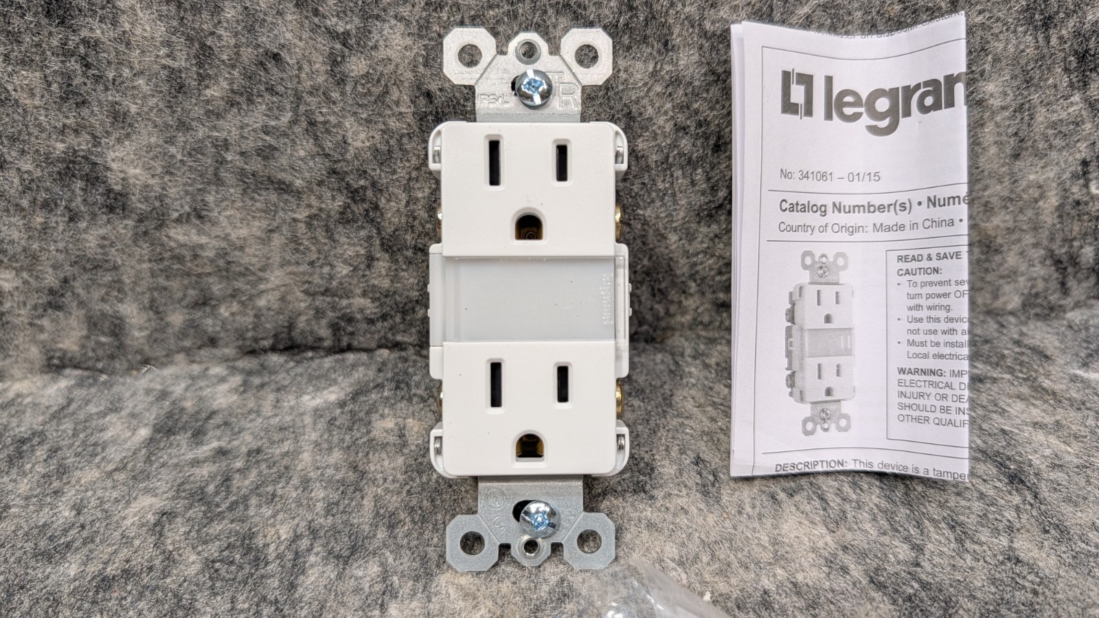 Pass & Seymour Legrand Radiant Duplex Outlets w/Nightlight NTL885TRW 🔥New🔥