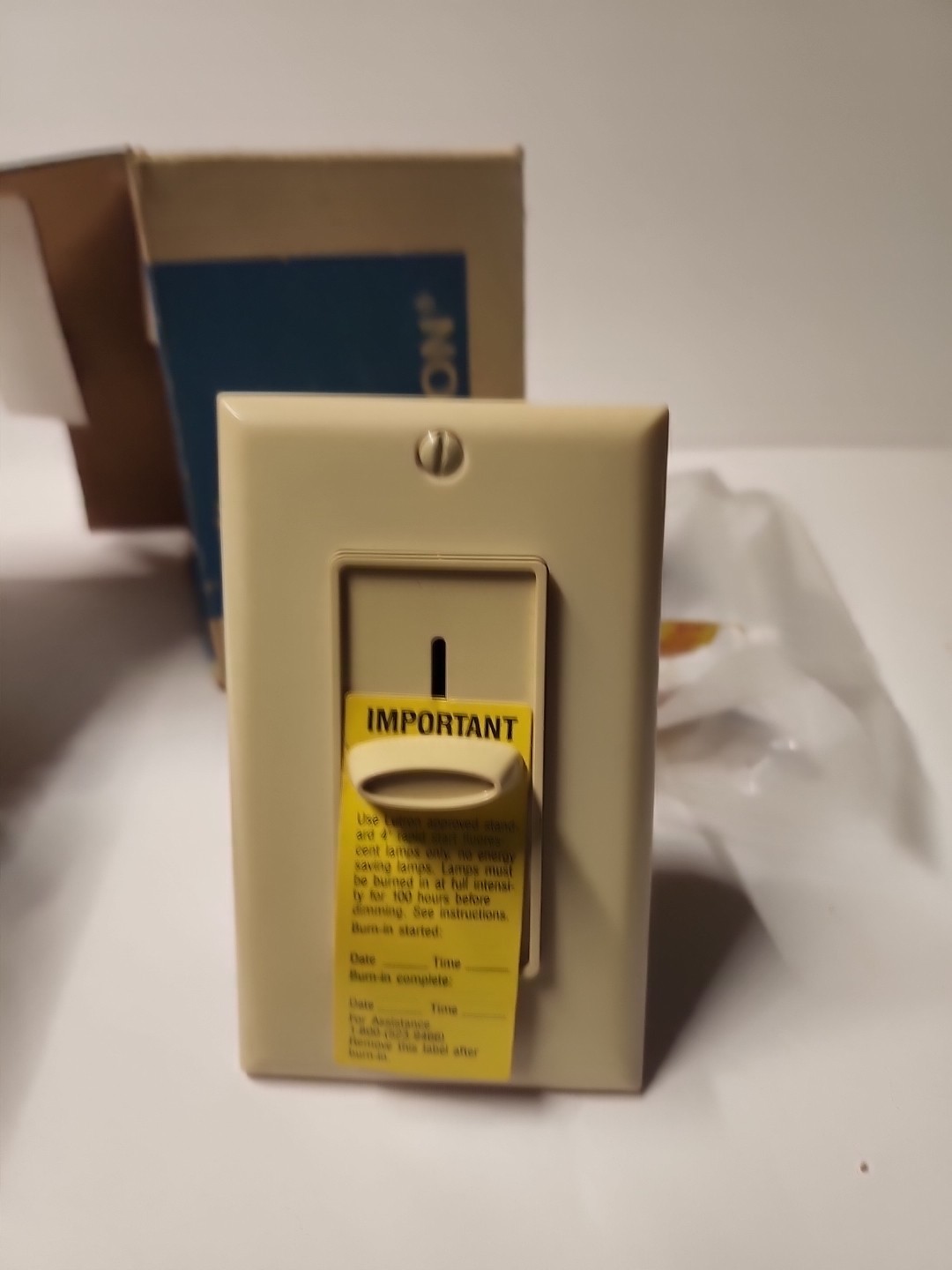 Lutron Optiflure Sofc-3 3 Way Wall Box Control Dimmer 120 Volts, 60 Hz