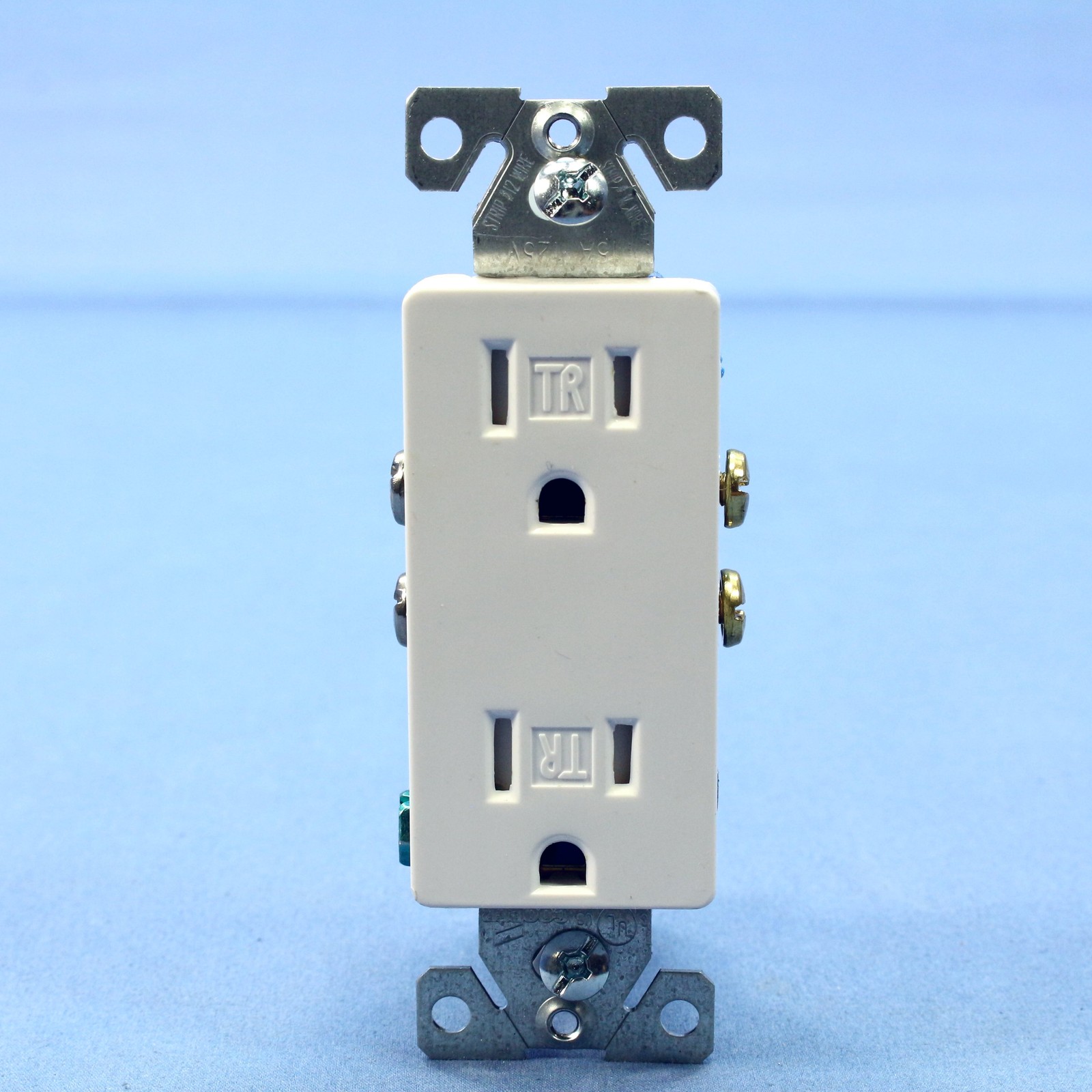 Cooper White TAMPER RESISTANT Duplex Receptacle Outlet NEMA 5-15R 15A TR1107W