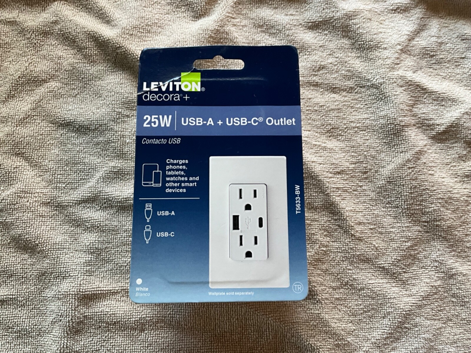 Leviton Decora + 25W USB-A + USB-C In-Wall charger Outlets – White