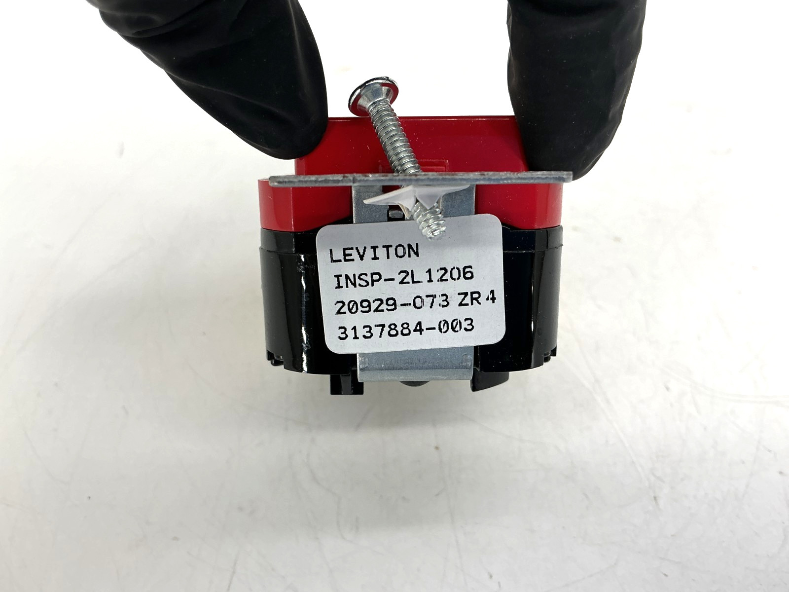New Leviton MGFT2-R Receptacle Outlet 20A 125V 60HZ Red 016-MGFT2-R