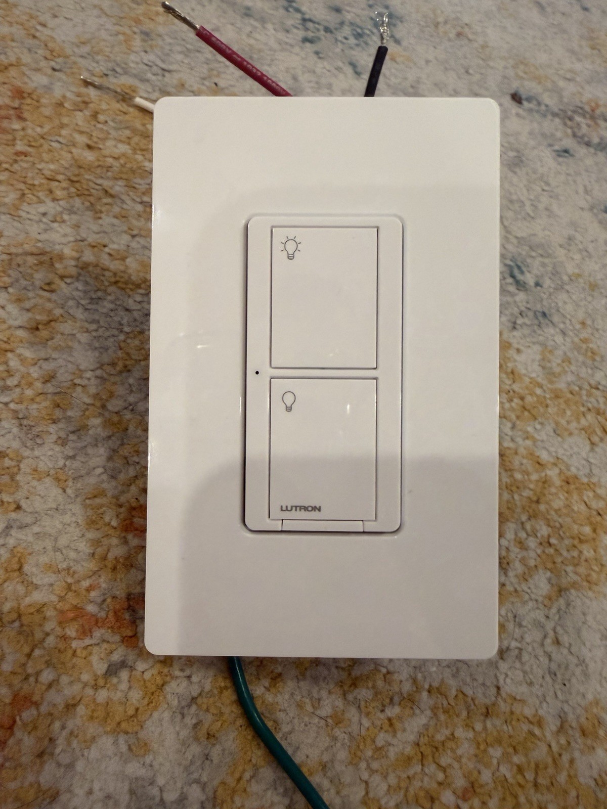 Lutron Caséta Wireless Smart Switch PD-5ANS White Open Box w/ Wall Plate