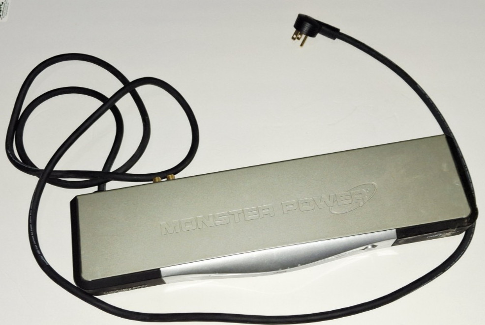 Monster Power strip surge protector Model 1250G+ 14 inlets outlets Manual reset