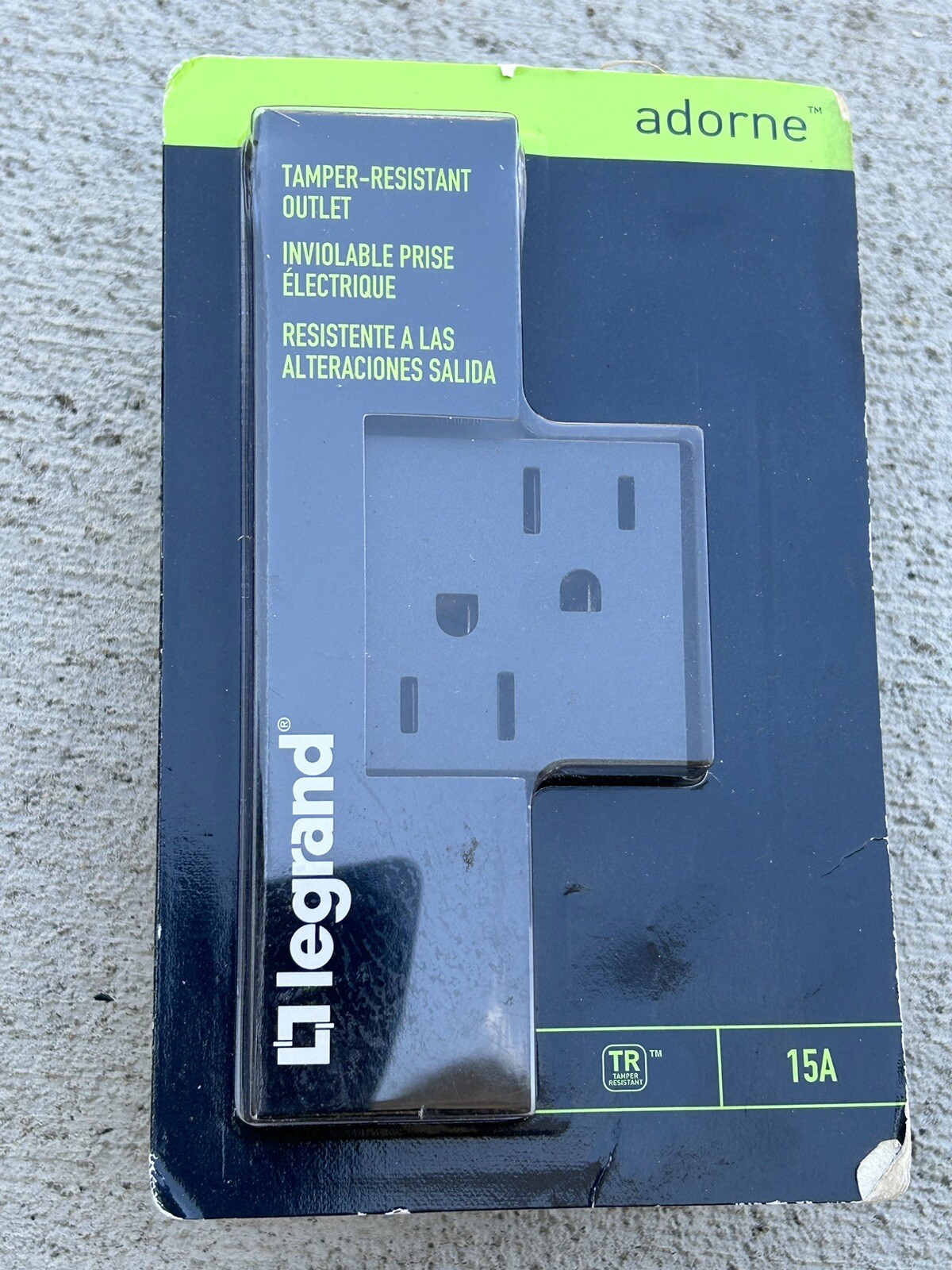 NEW Legrand Tamper-Resistant Electrical Outlet 15A ARTR152G4