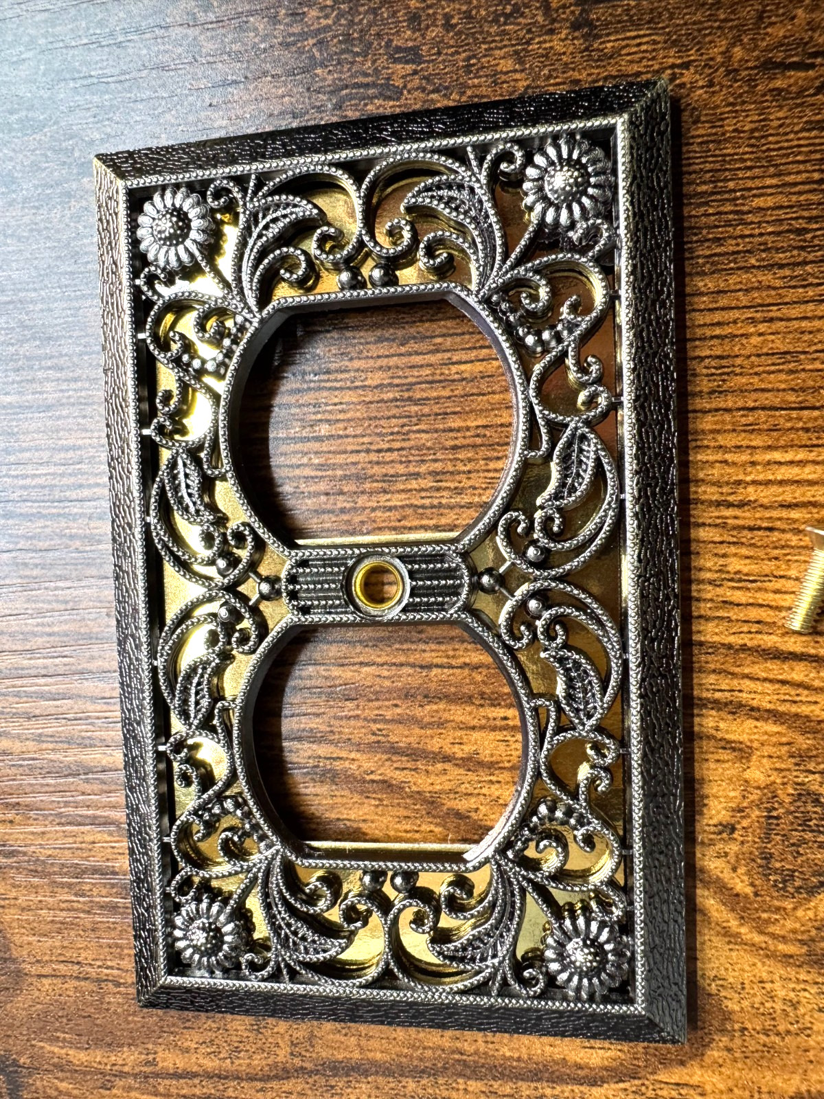 Scroll Vintage Ornate Gold Metal Brass Single Wall Outlet Plug Plate Cover screw