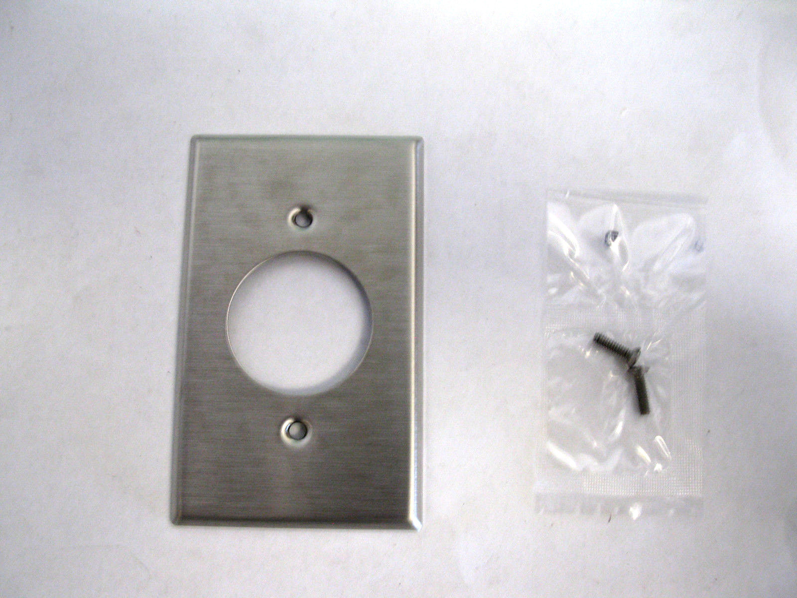 Leviton 84020-40 Stainless 1″-1.60″ Receptacle Locking Outlet Cover Wall plate