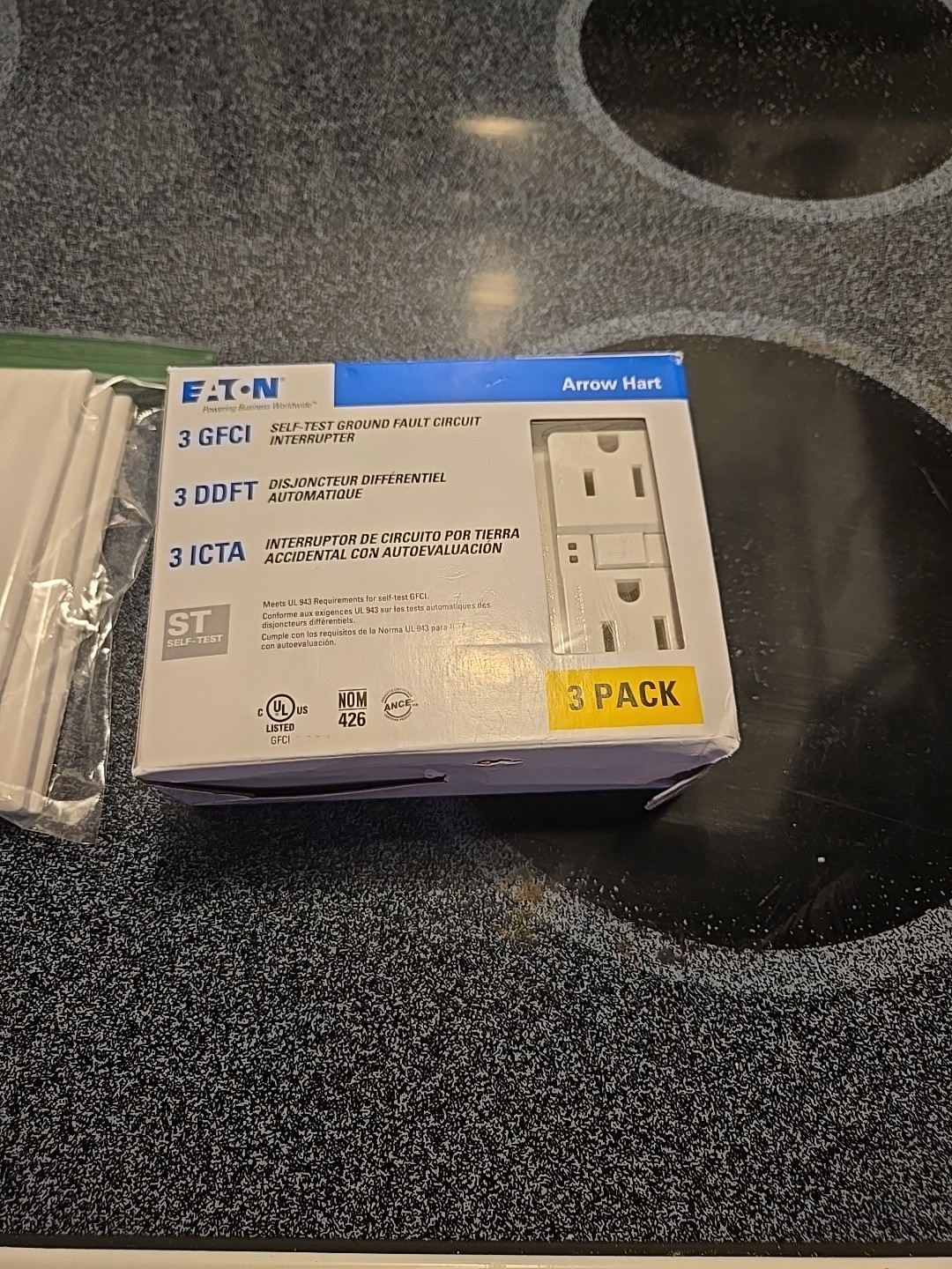 Eaton (3-pack) 15 Amp 125 Volt White Indoor GFCI Wall Outlet SGF15W-3-LW