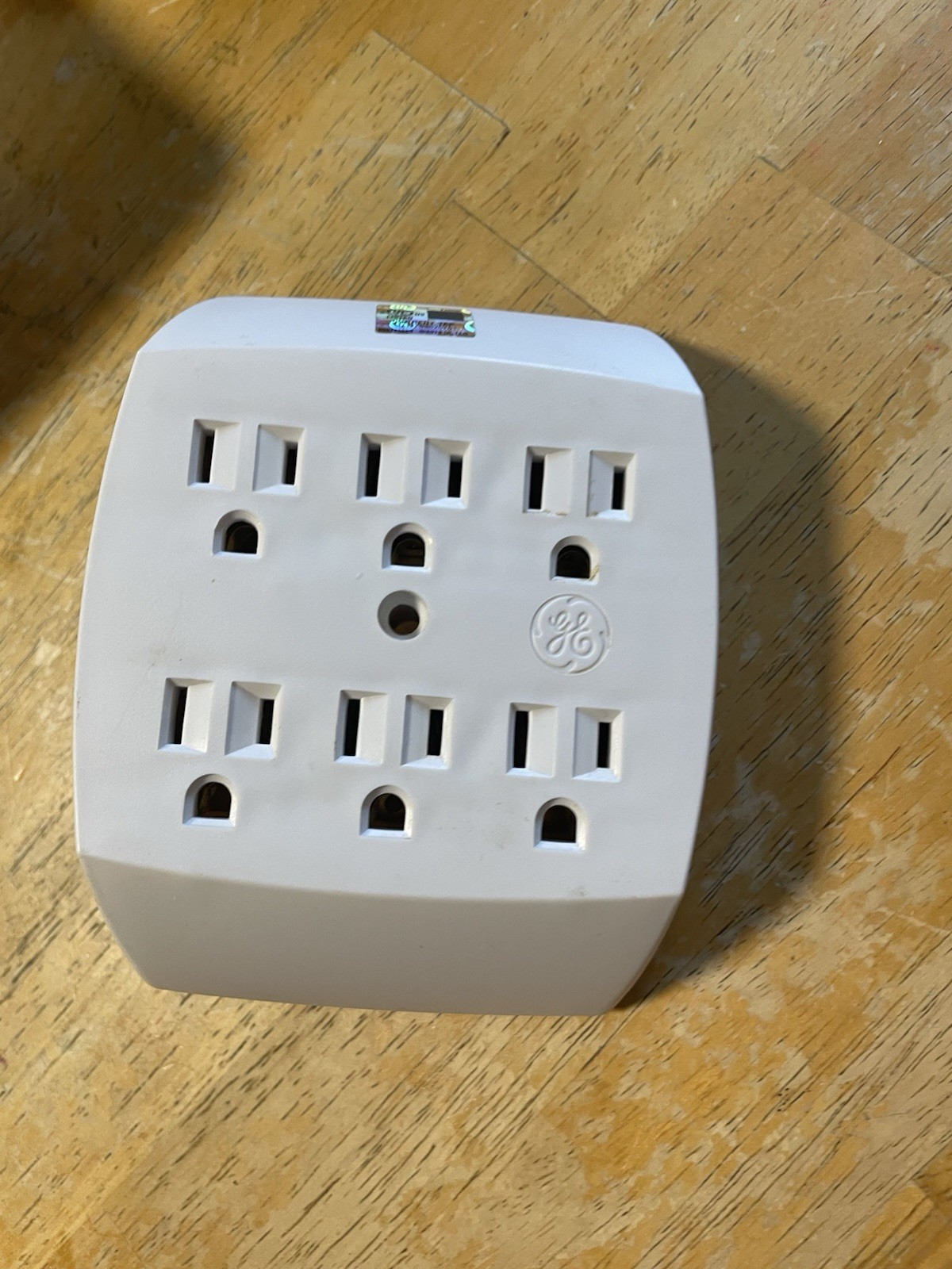 General Electric (GE) 6-Outlet Adapter – White, Ground, 15A-125V 1745
