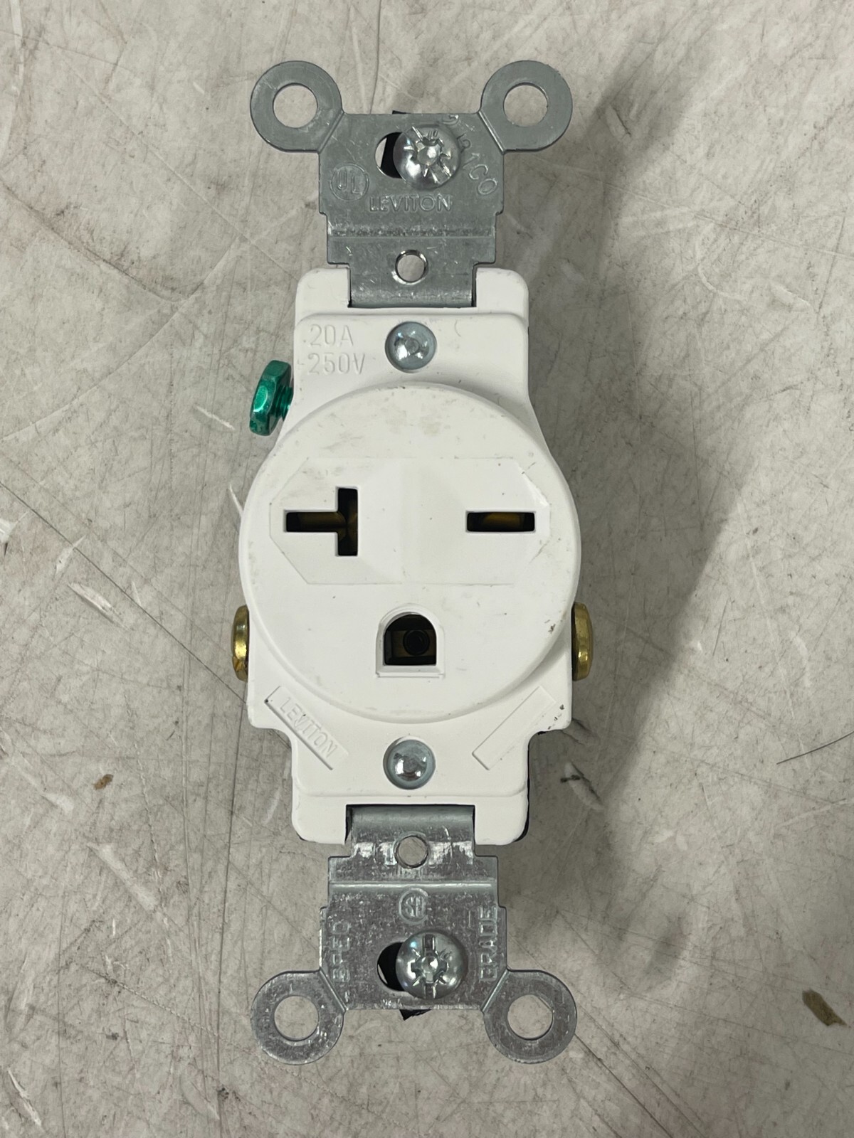 CASE OF 10 Leviton PLUS+ Commercial 20A-250V 20 PAMP Single Outlet 5821-WS