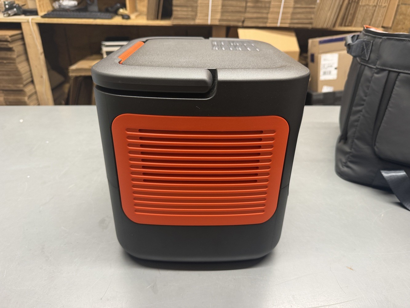 Jackery Explorer 2000 V2 Portable Power Station JE-2000D