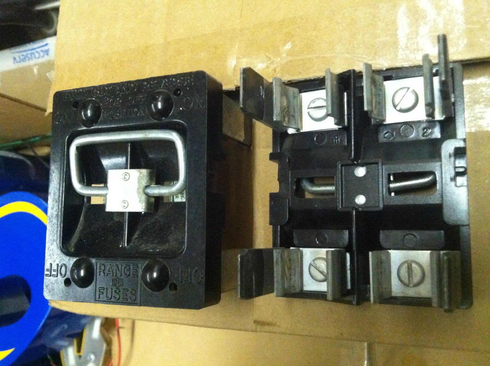 CUTLER HAMMER 60 AMP RANGE FUSE PANEL PULLOUT FUSE HOLDER