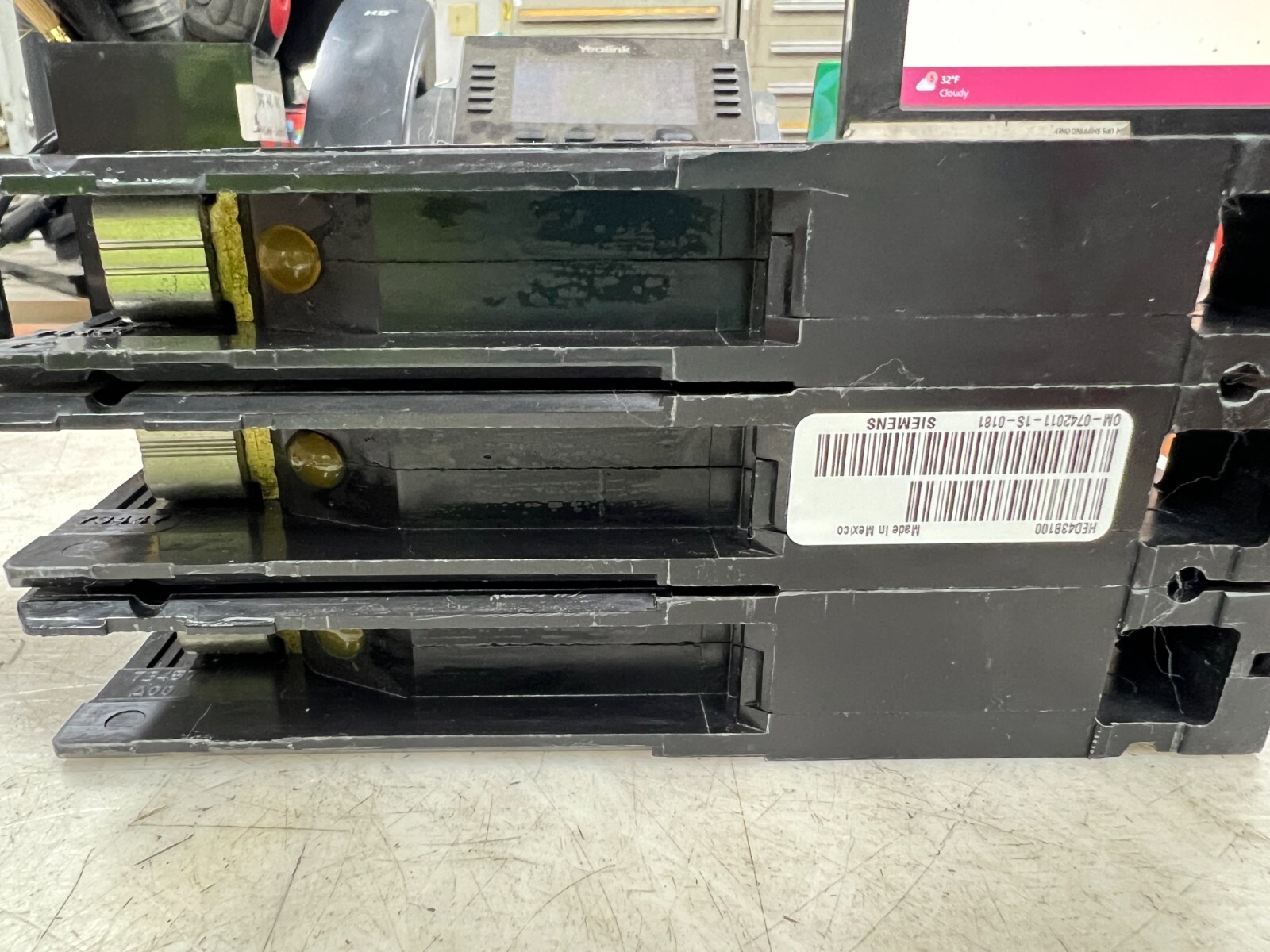 👀 SIEMENS 100 AMP CIRCUIT BREAKER 480 VAC 3 POLE HED43B100