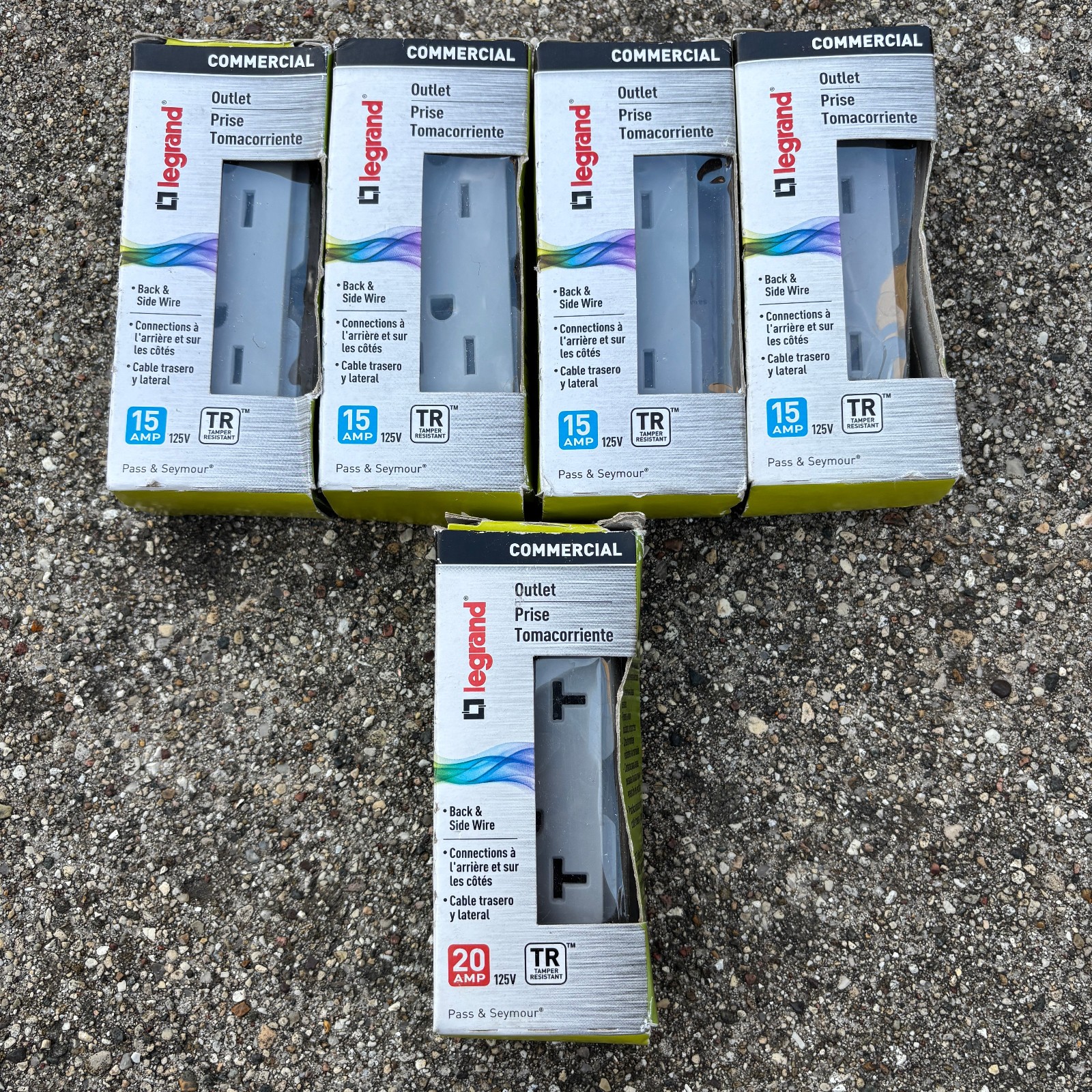 Legrand 5 pc Commercial Grey Outlet 4 x 15Amp + 1 x 20 Amp Tamper Resistant 125V