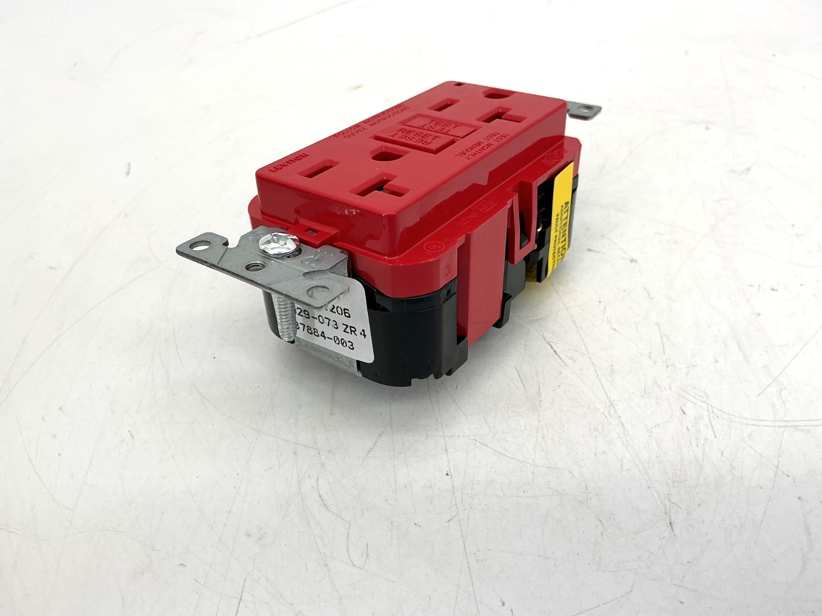 New Leviton MGFT2-R Receptacle Outlet 20A 125V 60HZ Red 016-MGFT2-R