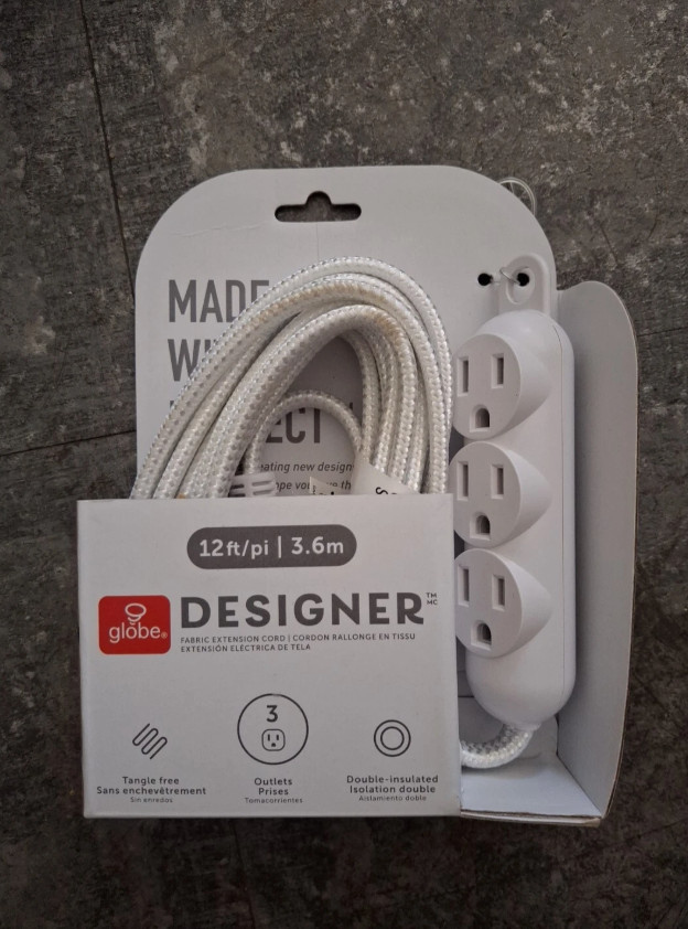 Globe – Fabric Covered Designer Extension Cord 3 Outlet – White – 12 Feet *22