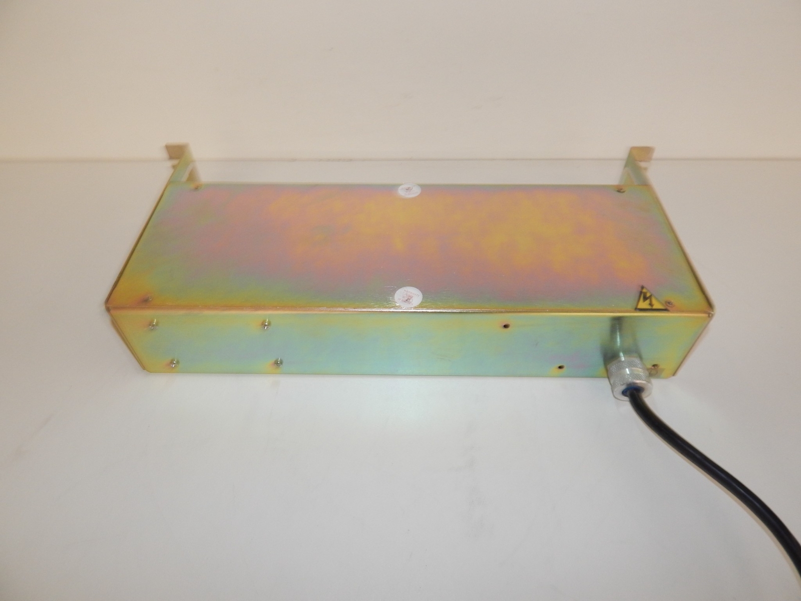 *LL* EATON PULIZZI Z-LINE POWER DISTRIBUTION PC125-A2-LT (DZH25)