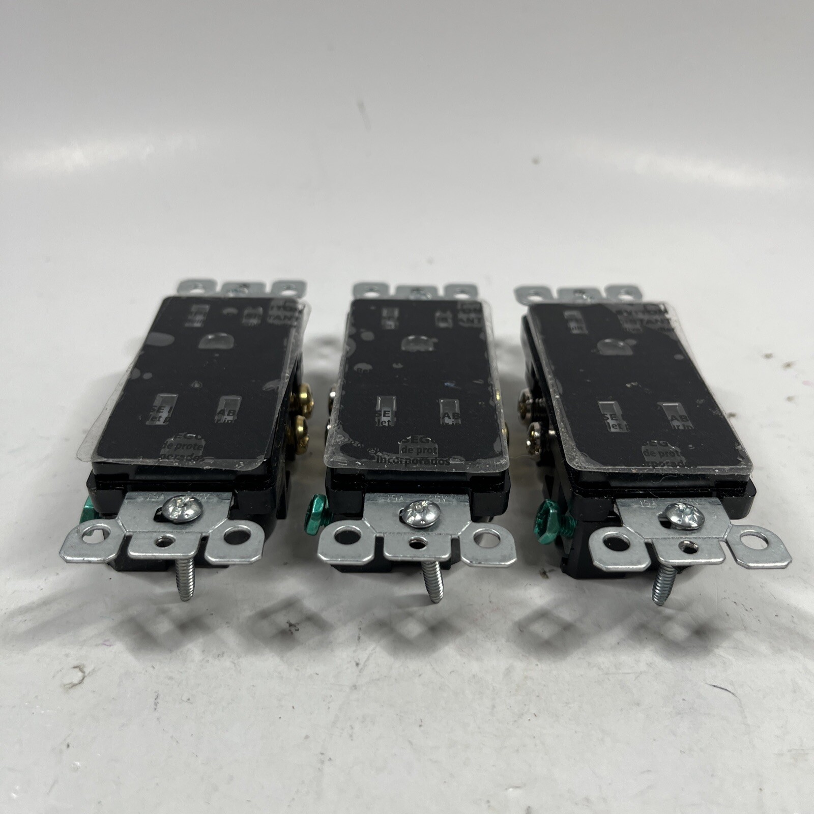 Leviton Decora 15 amps 125 V Duplex Black Outlet 5-15R (Pack of 3)