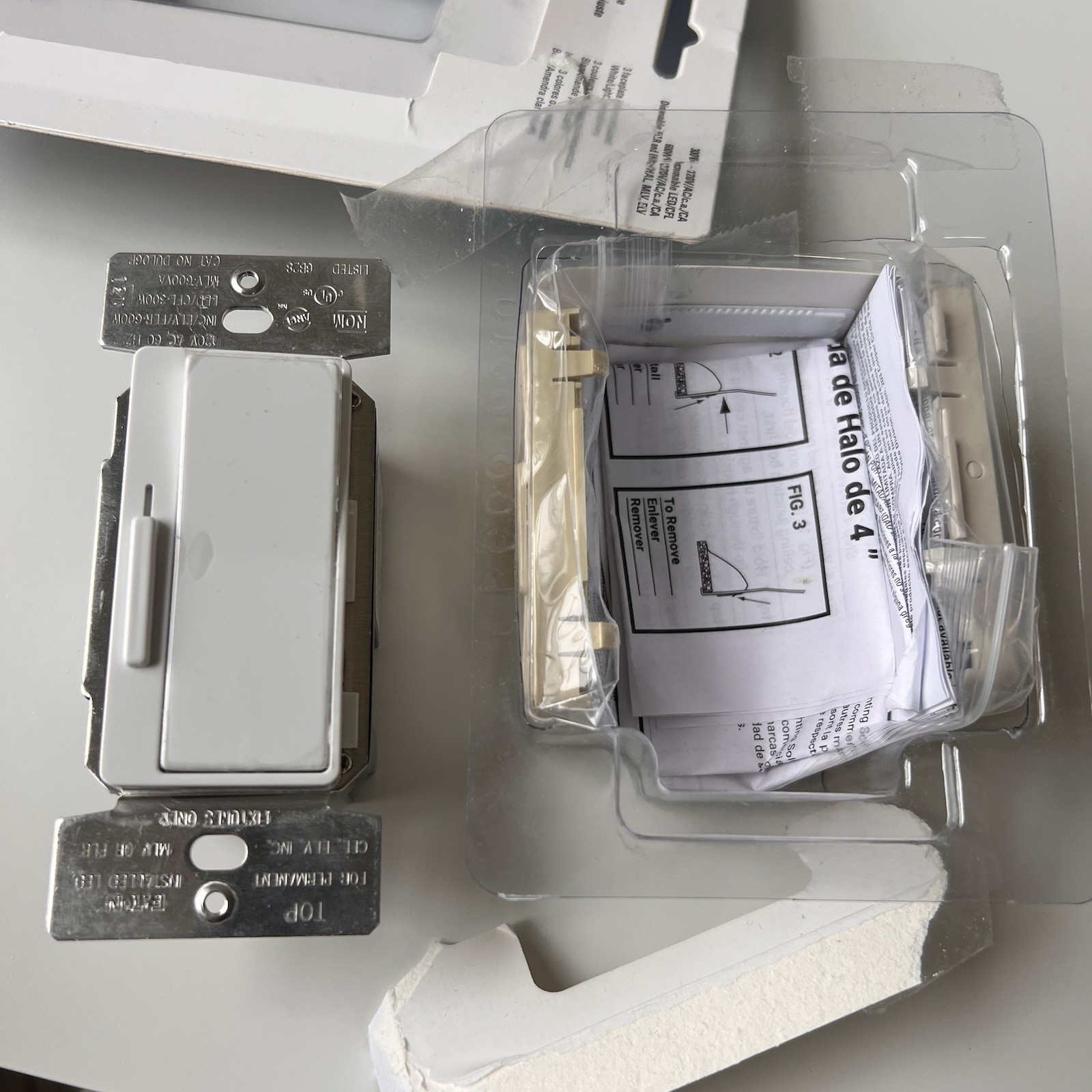 Eaton Universal Decorator Dimmer Switch DUL06P-C2 Single Pole 3-Way LED CFL INC