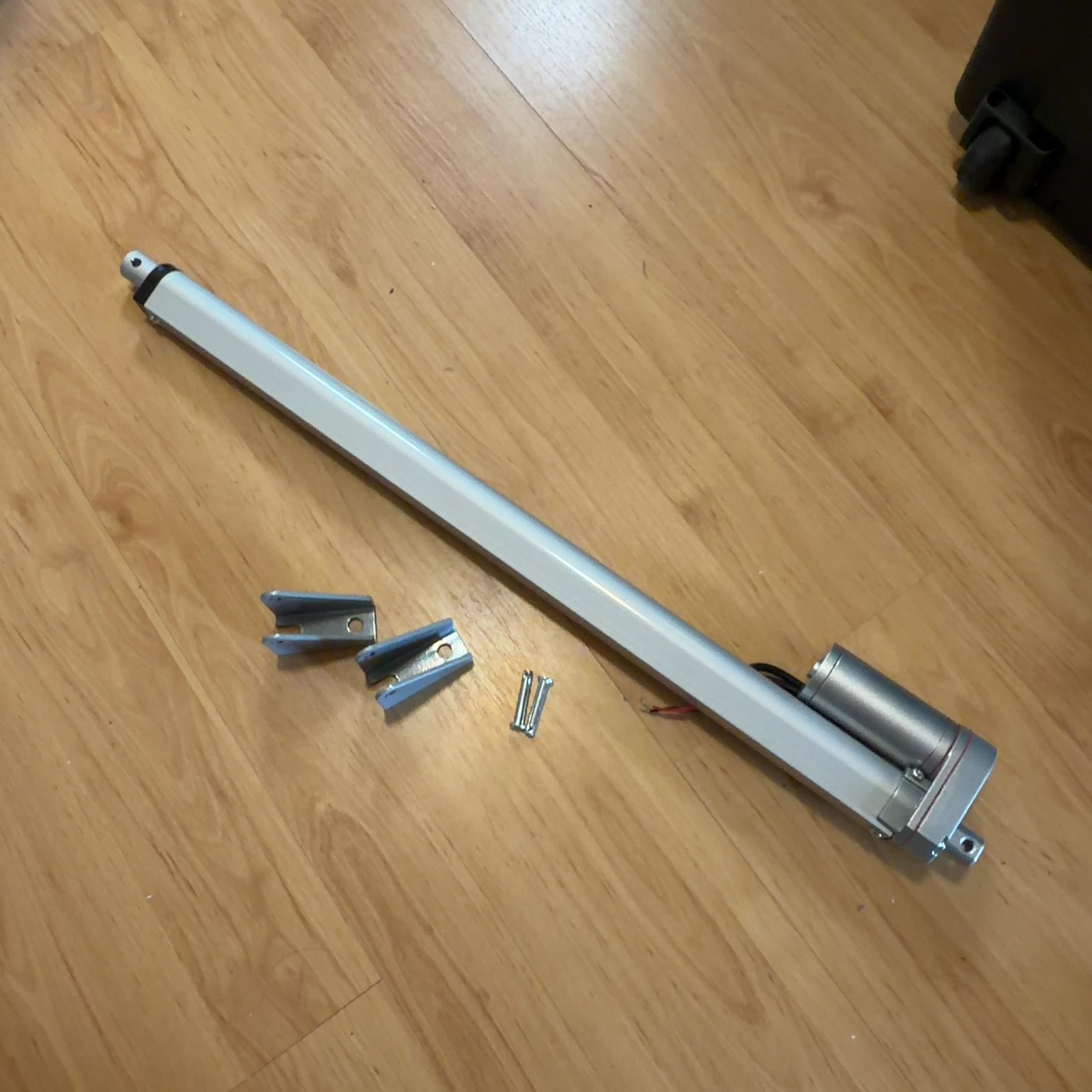 ECOWORTHY 330lb 12V Linear Actuator IP54 Waterproof Solar Tracker 18 Inch Stroke
