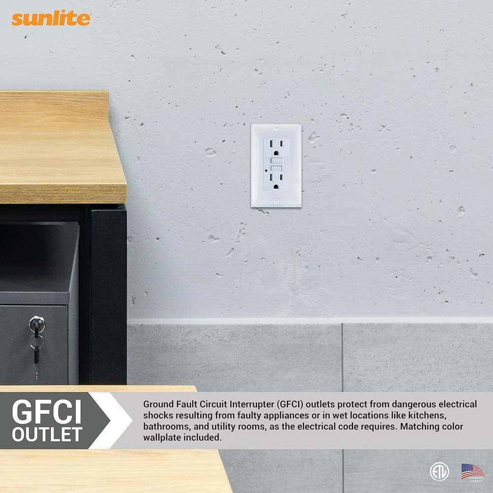 55415 E545 GFCI Duplex Outlet, 20 Amp, 120 VAC, 2 Pole/3 Wire, Tamper Resistant,