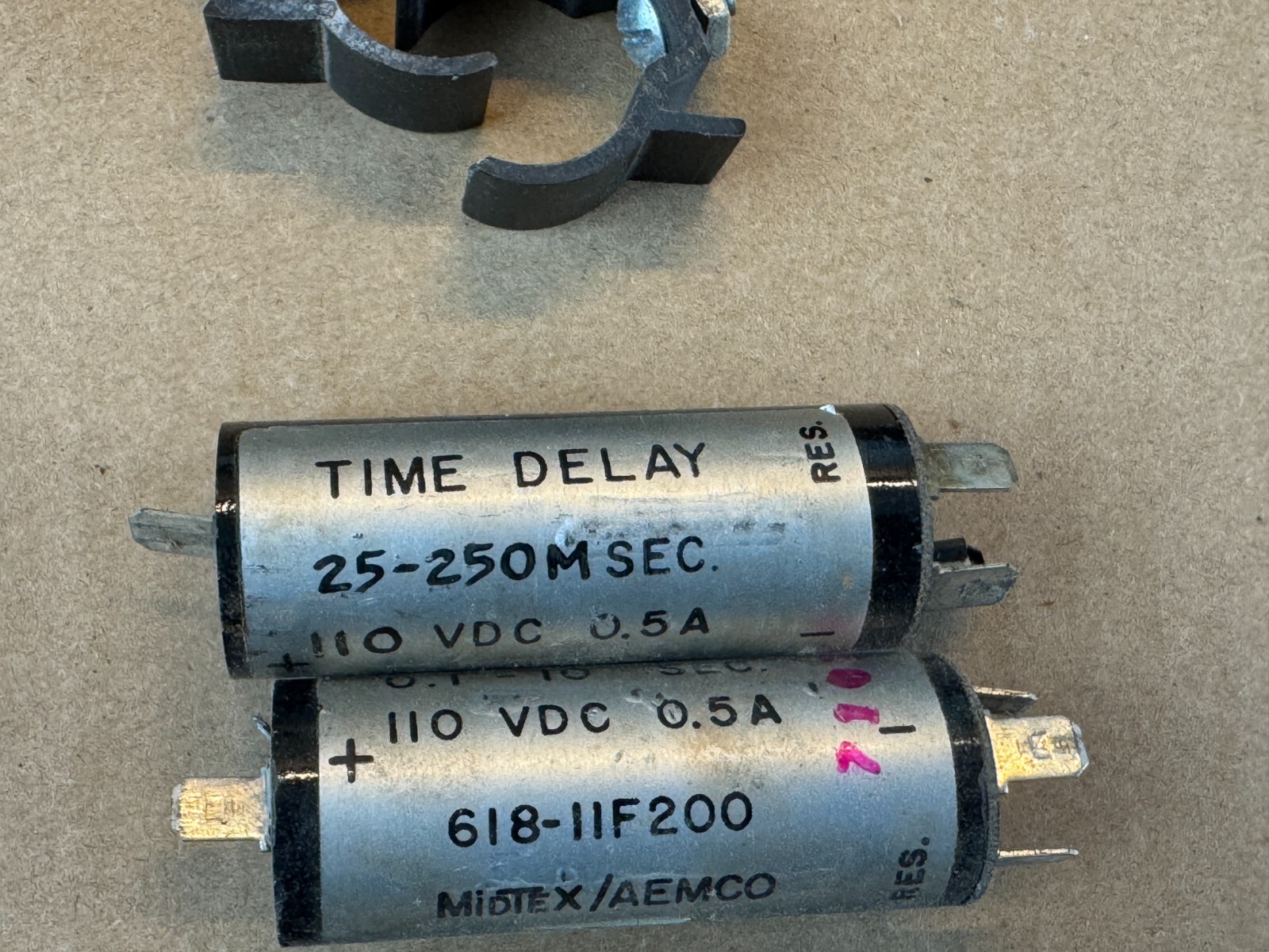 3 Time Delay Midtex Aemco Relays 618-11F200 618-11F0A3 110VAC 0.5A .1-10 Sec