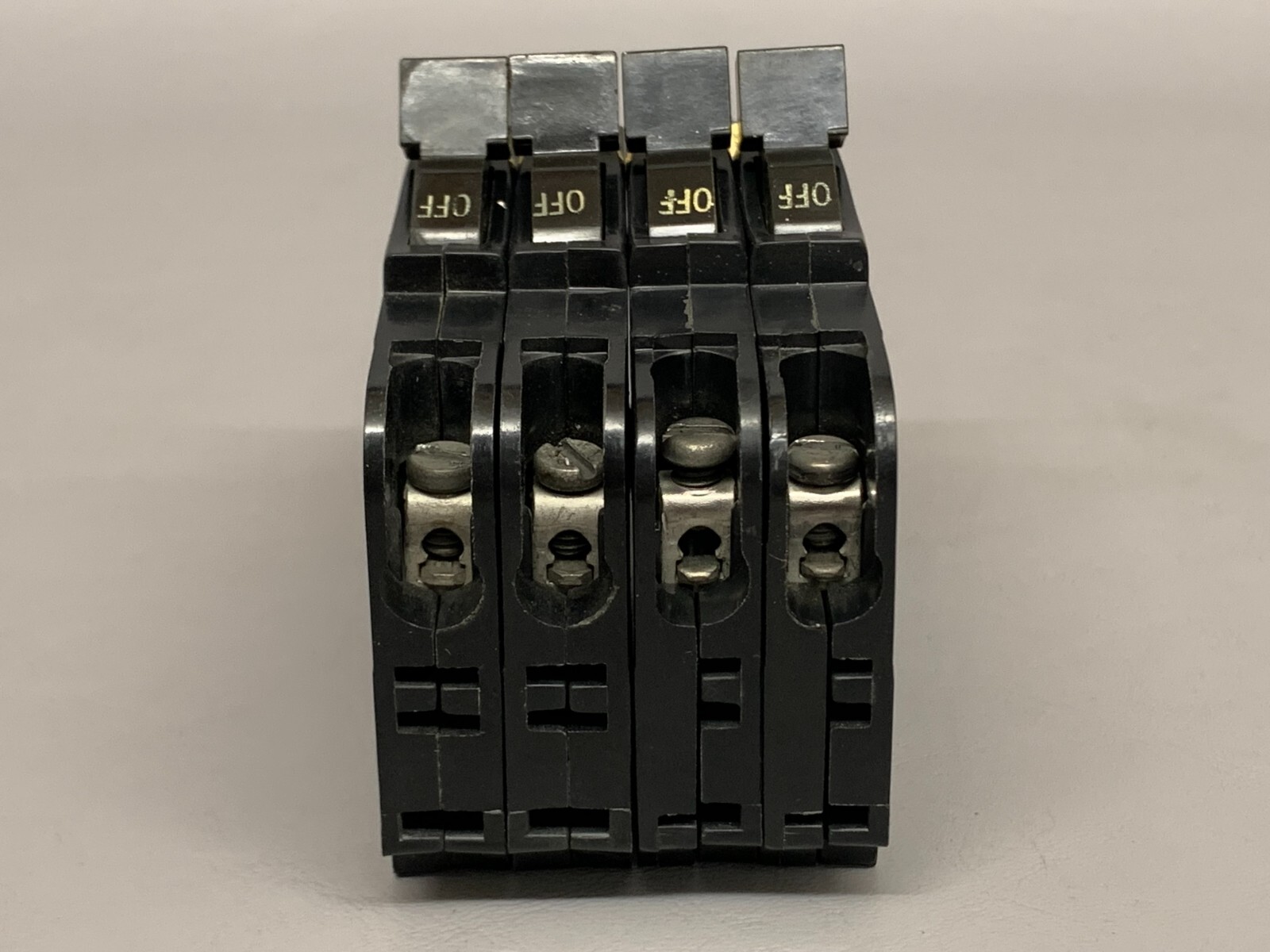 Lot of 4 – 15 Amp FEDERAL PACIFIC FPE 15A 1/2″ Thin Stab-Lok CIRCUIT BREAKERS