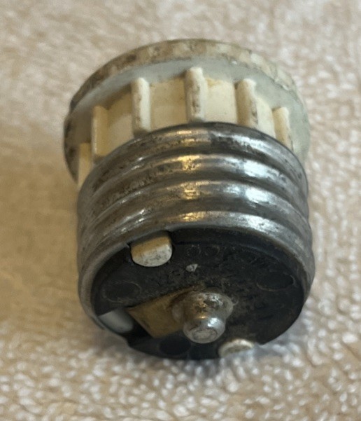 Lot Of 8 Screw In Socket To Plug Adapters