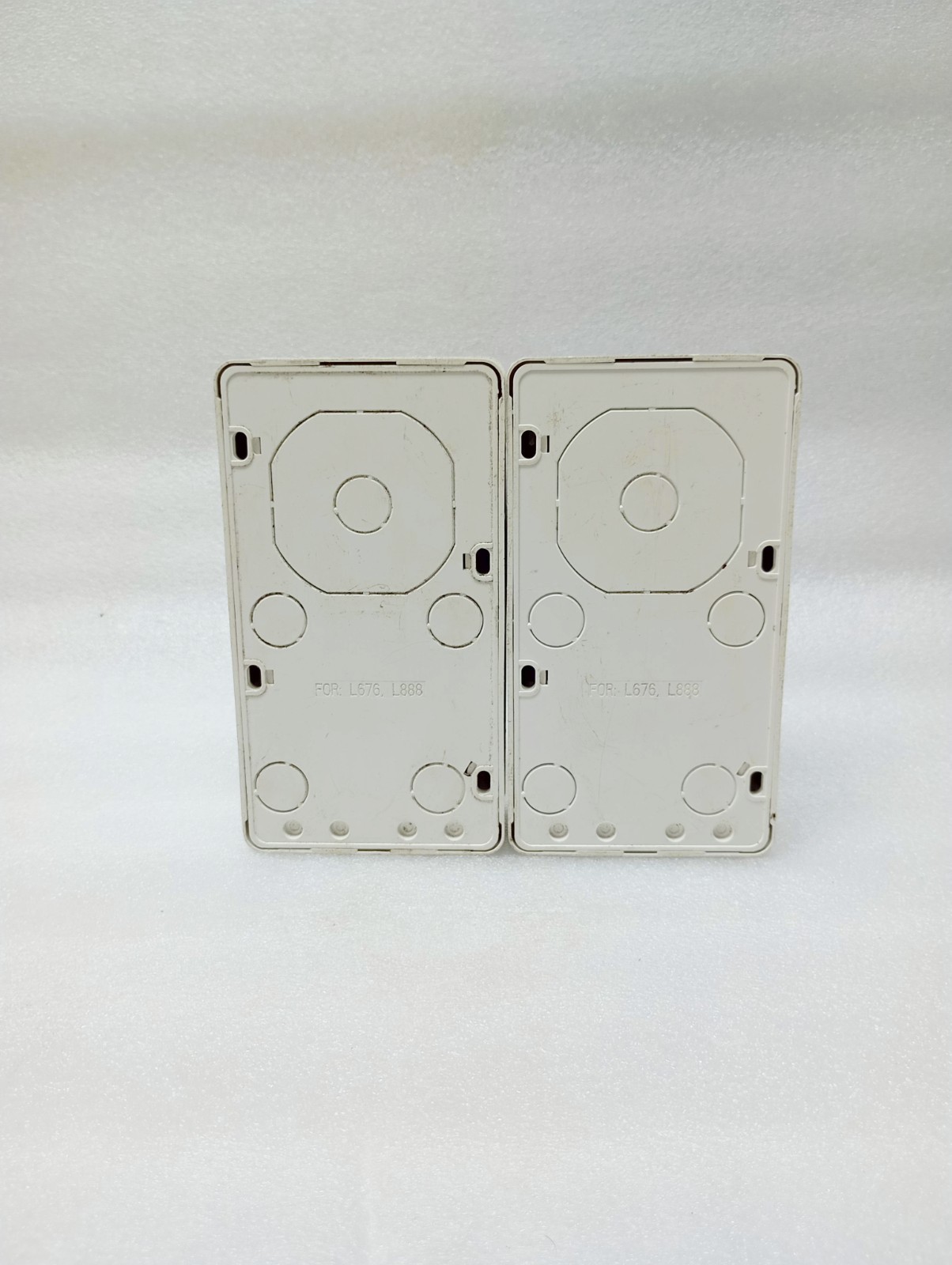 Flush mounted double socket JL/FS-CZ Series F676 L888 (LOT OF 2PC)