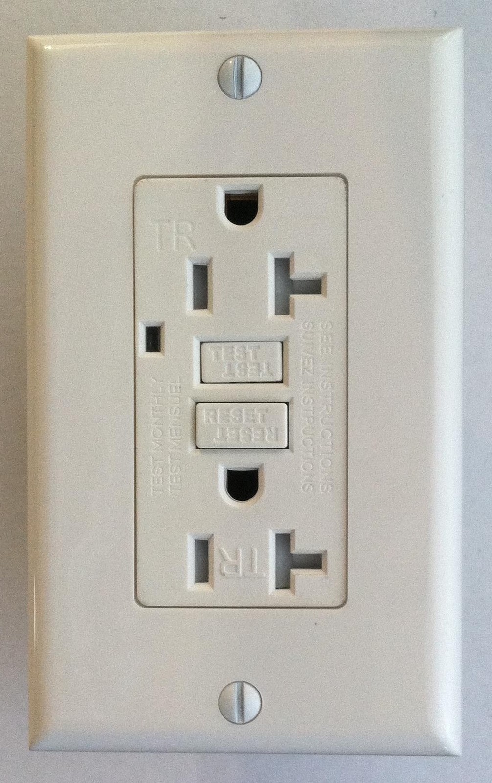 GFCI 20 AMPS WHITE – TAMPER RESISTANT