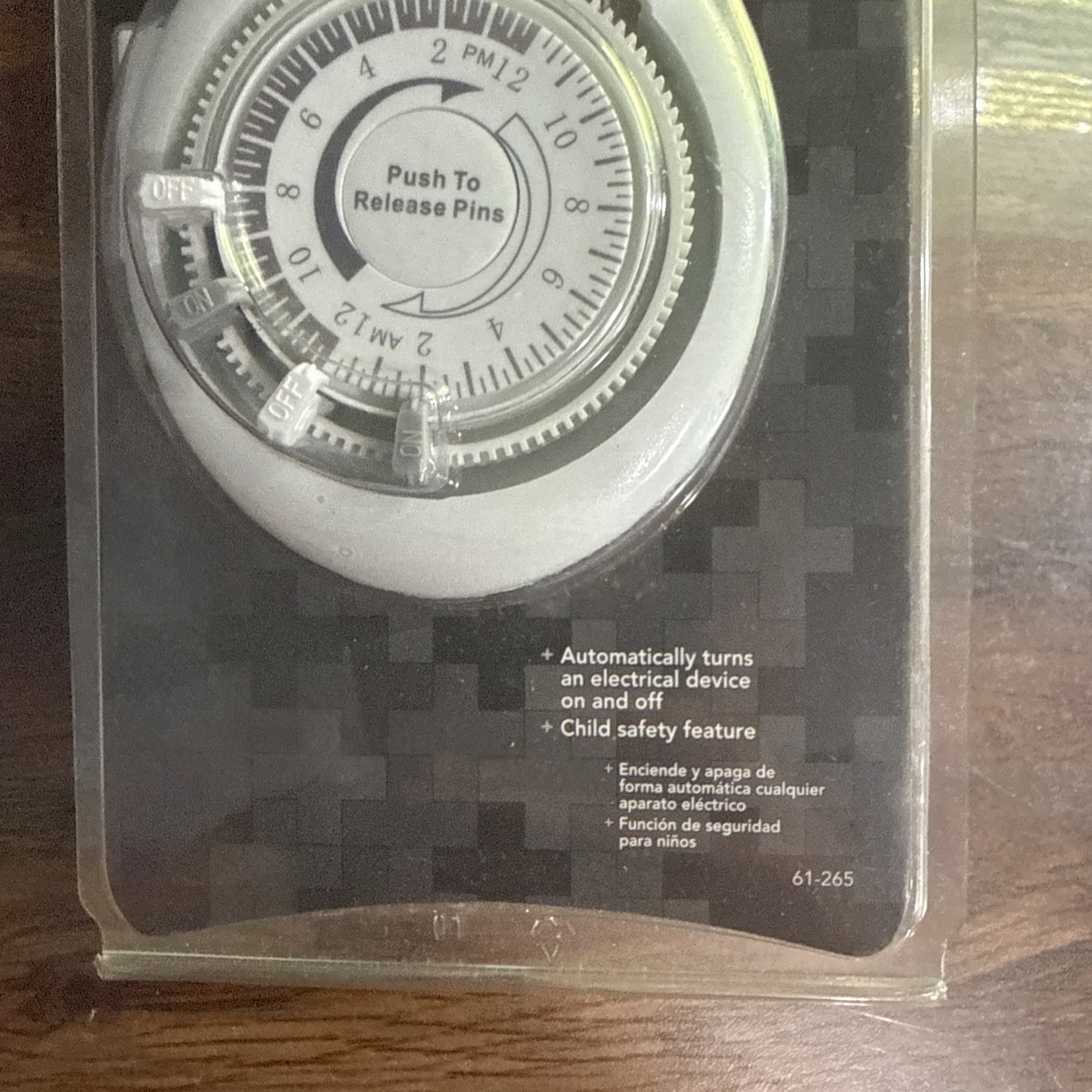 Plug In Timer For Electric Devices (RadioShack) New in Packaging. Energy Saver