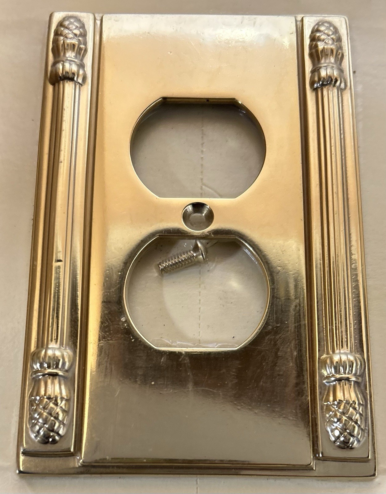 VTG NOS Amertac Montage Outlet Cover Lacquered Solid Brass Wallplate W/ Columns