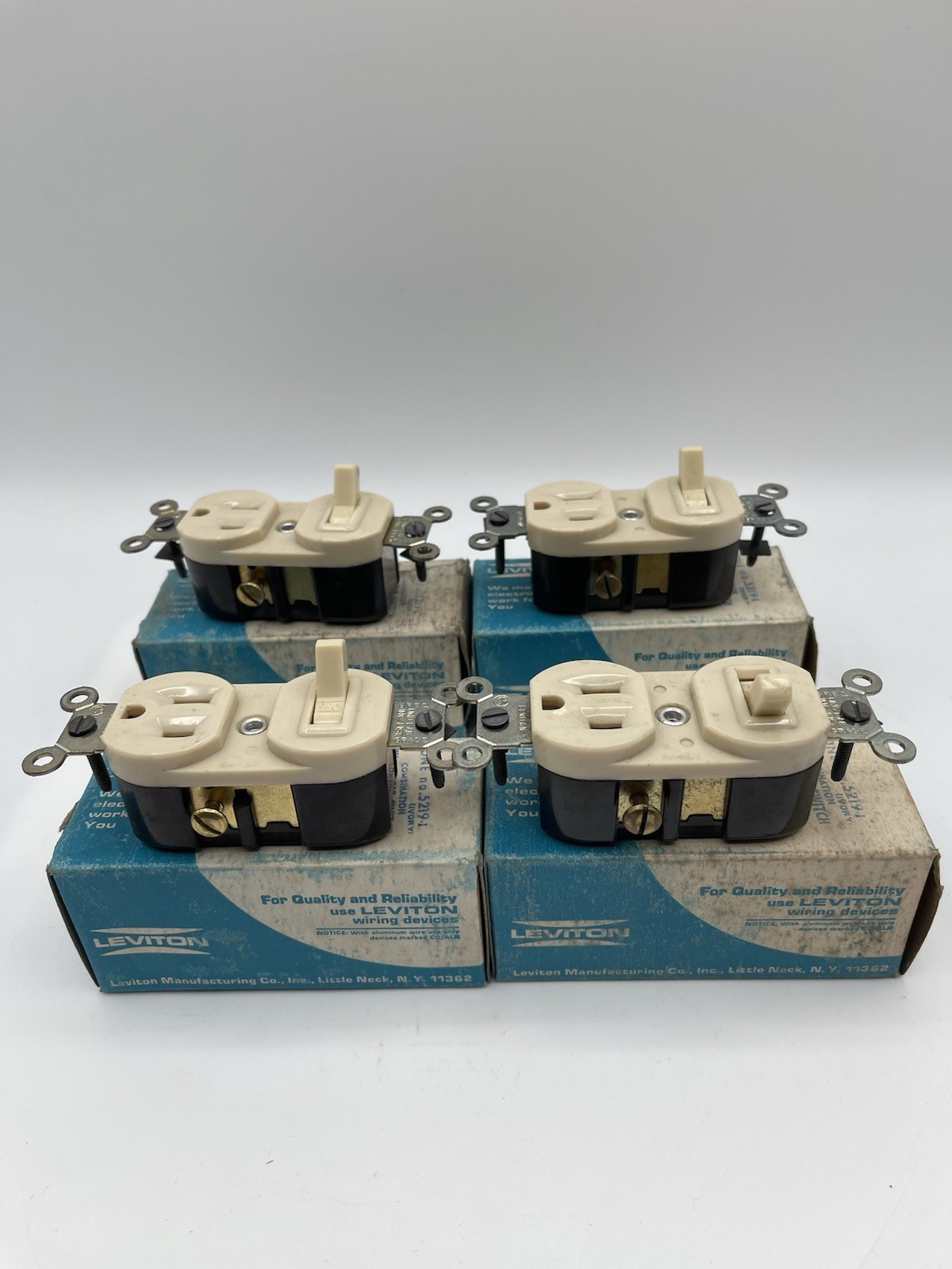 Leviton 5219-I Single Pole Switch Grounding Outlet Ivory 15A 120/277V Lot of 4