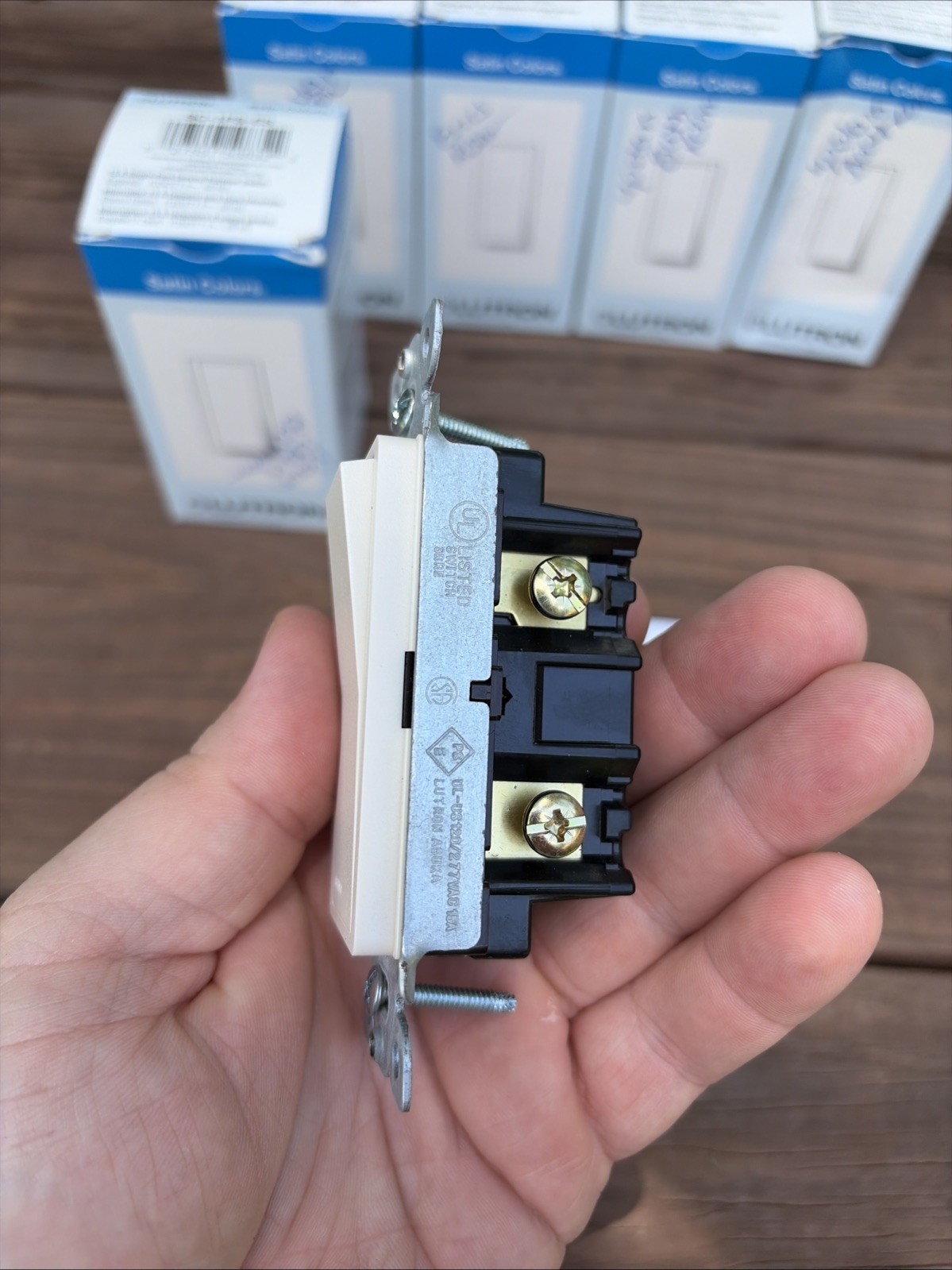 LOT OF 5 Lutron Satin Color Eggshell SC-1PS-ES Single Pole Switch “NEW”