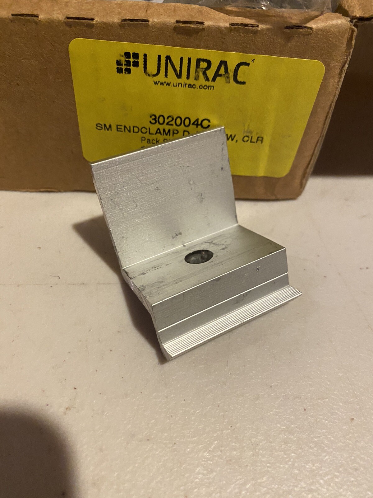 Box of 20 Unirac Solar Mount 302004C Solar Mount SM End Clamp D w/ Hardware